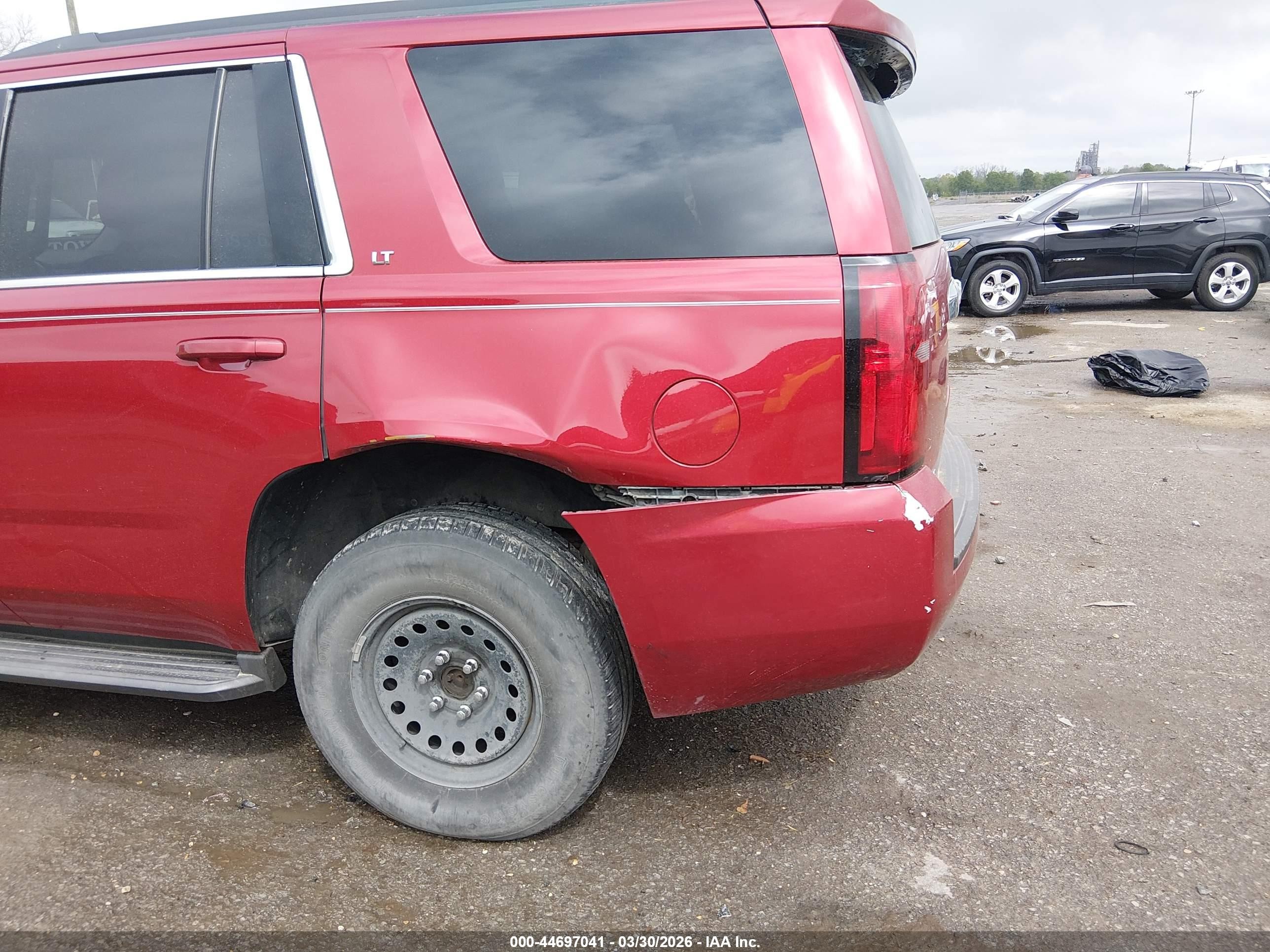 2015 Chevrolet Tahoe Lt Red vin: 1GNSKBKC7FR214968