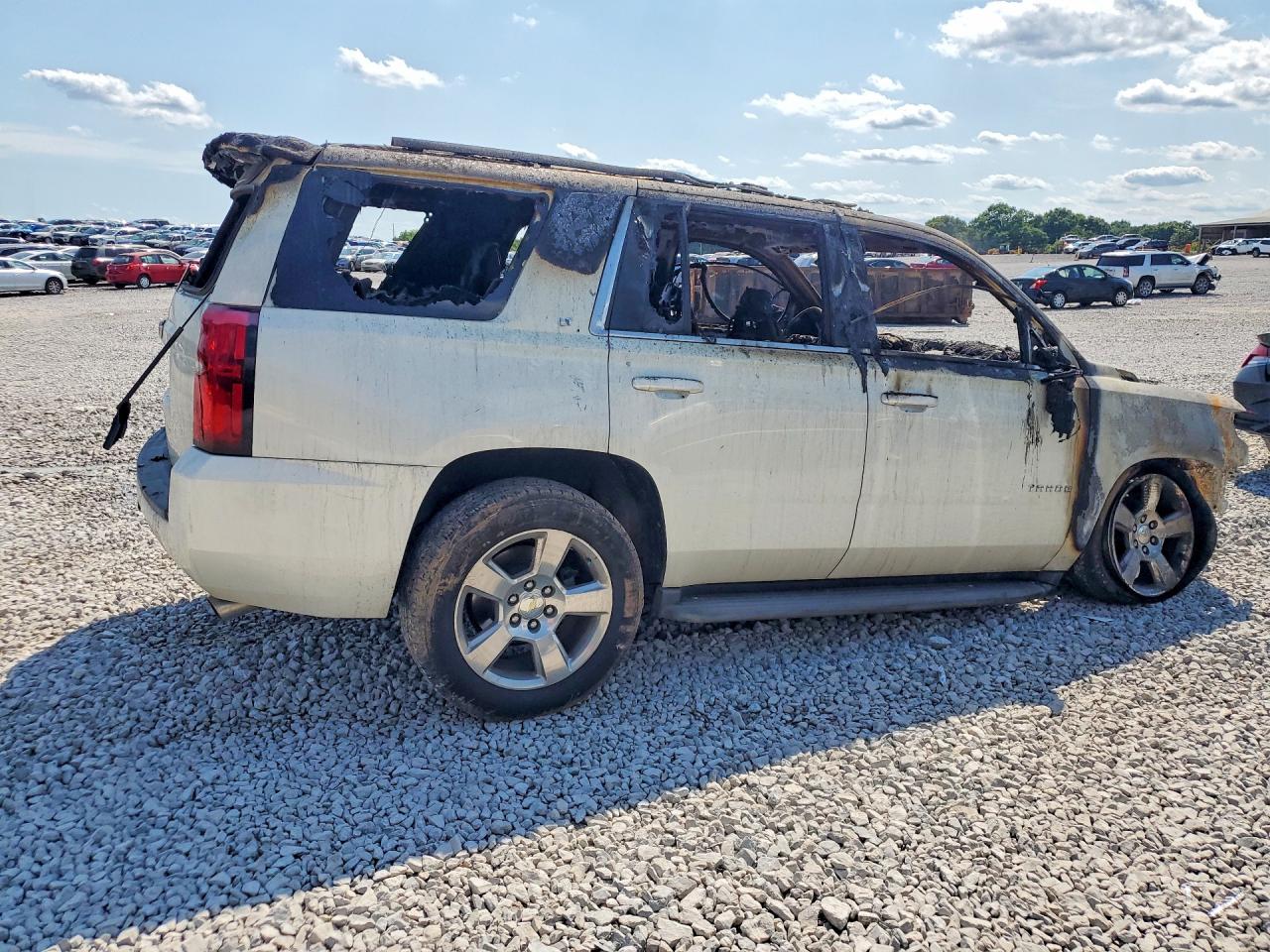2015 Chevrolet Tahoe K1500 Lt White vin: 1GNSKBKC7FR240311