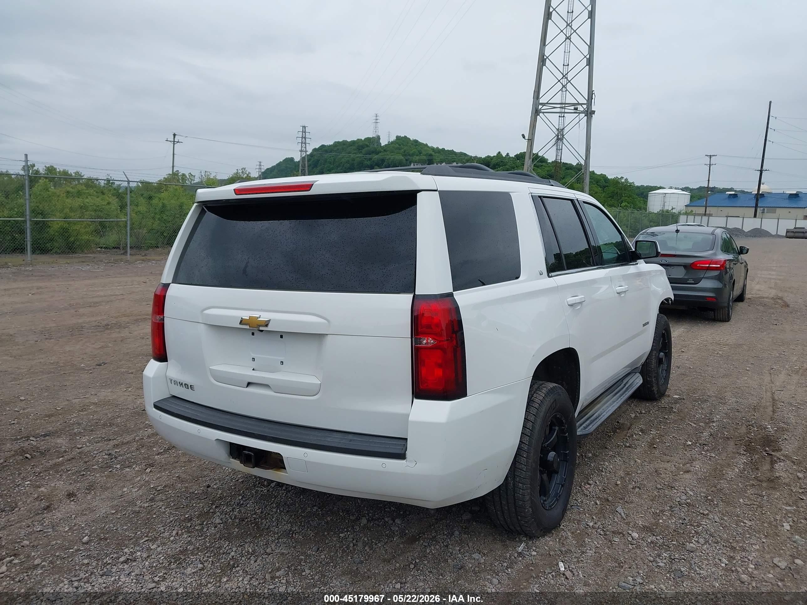2015 Chevrolet Tahoe Lt White vin: 1GNSKBKC7FR579831