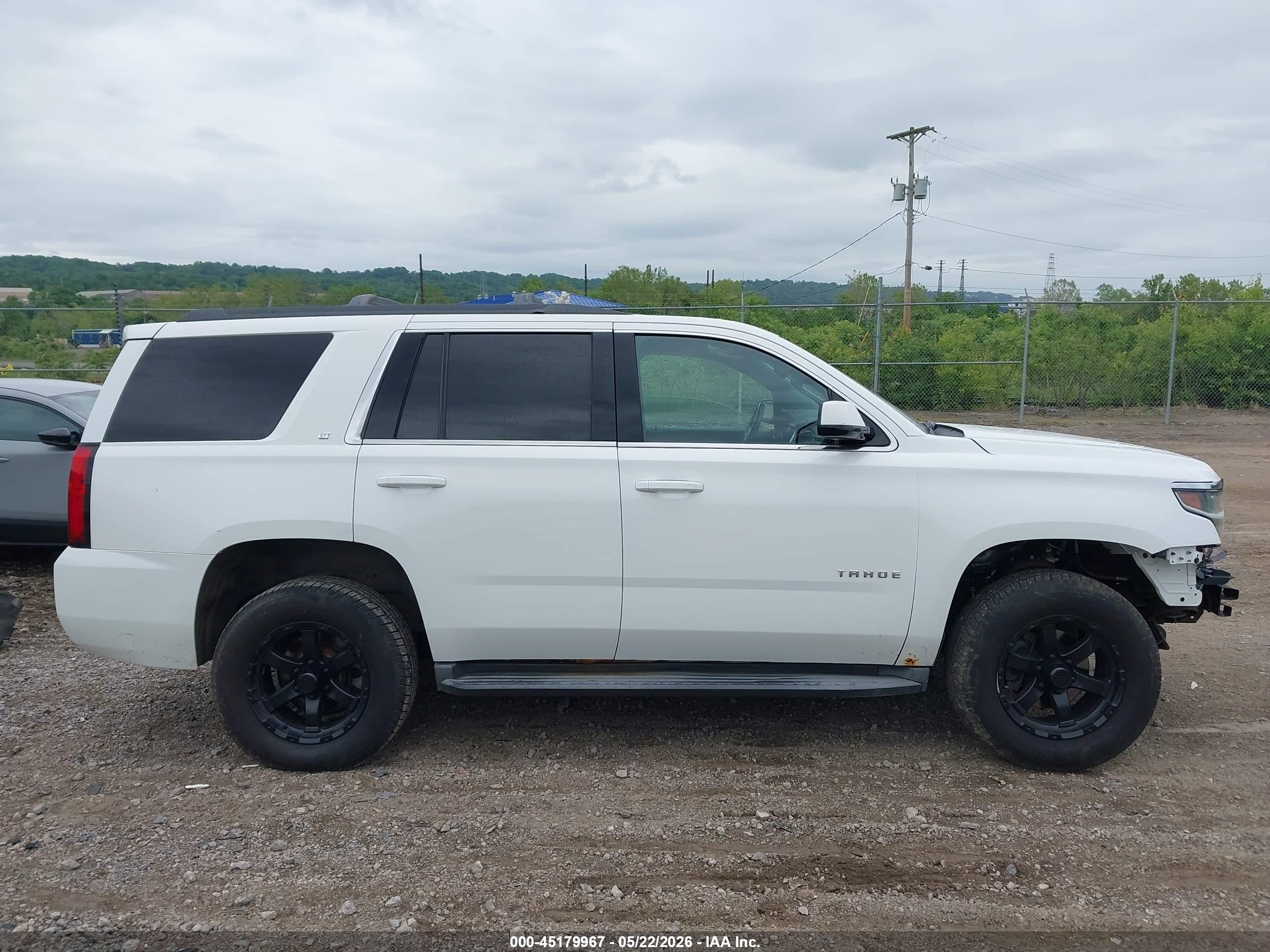 2015 Chevrolet Tahoe Lt White vin: 1GNSKBKC7FR579831