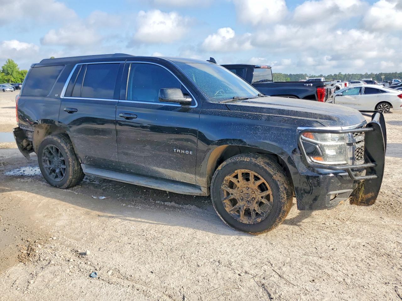 2015 Chevrolet Tahoe 4d Lt Черный vin: 1GNSKBKC7FR591008