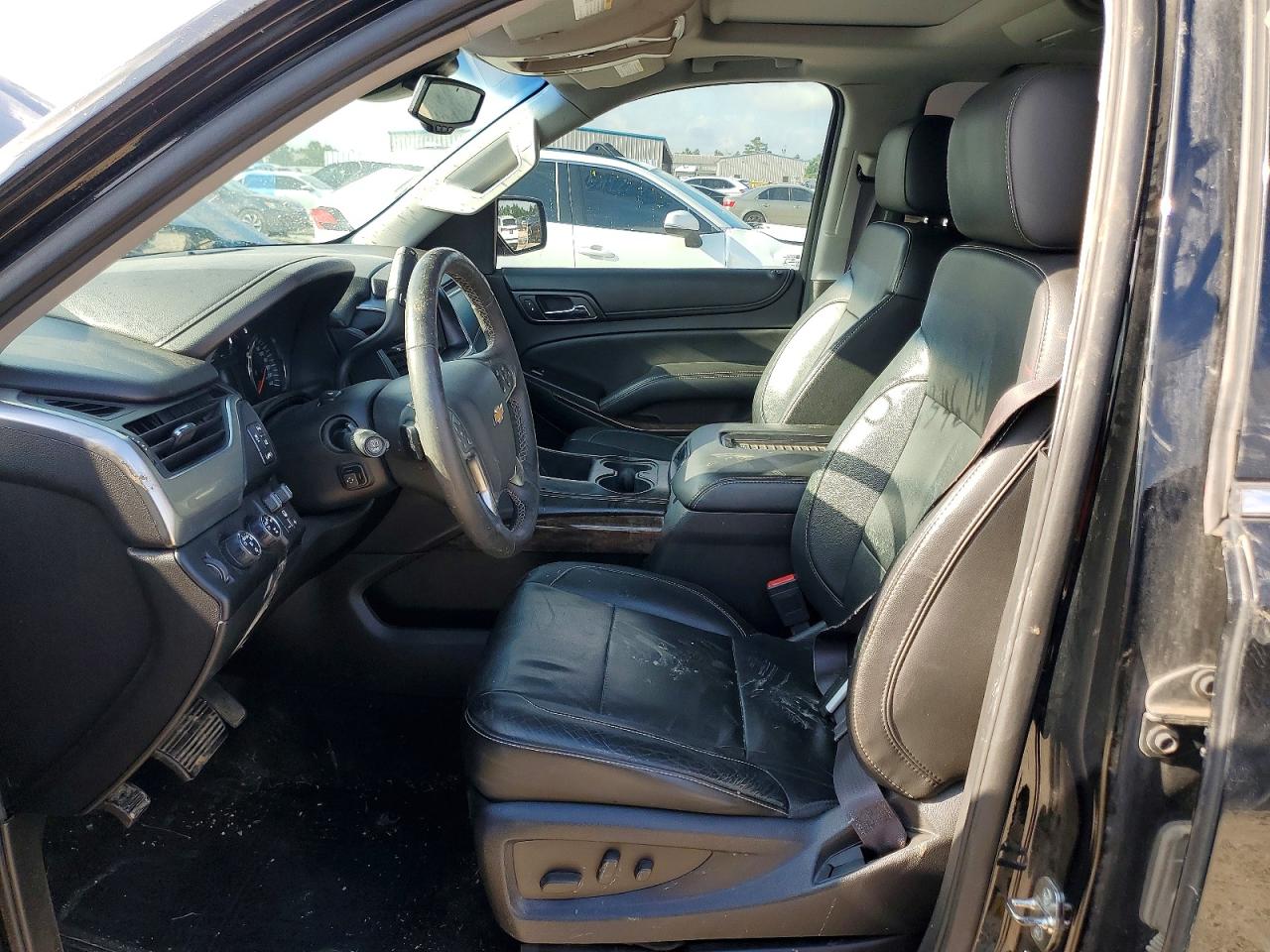 2015 Chevrolet Tahoe 4d Lt Черный vin: 1GNSKBKC7FR591008