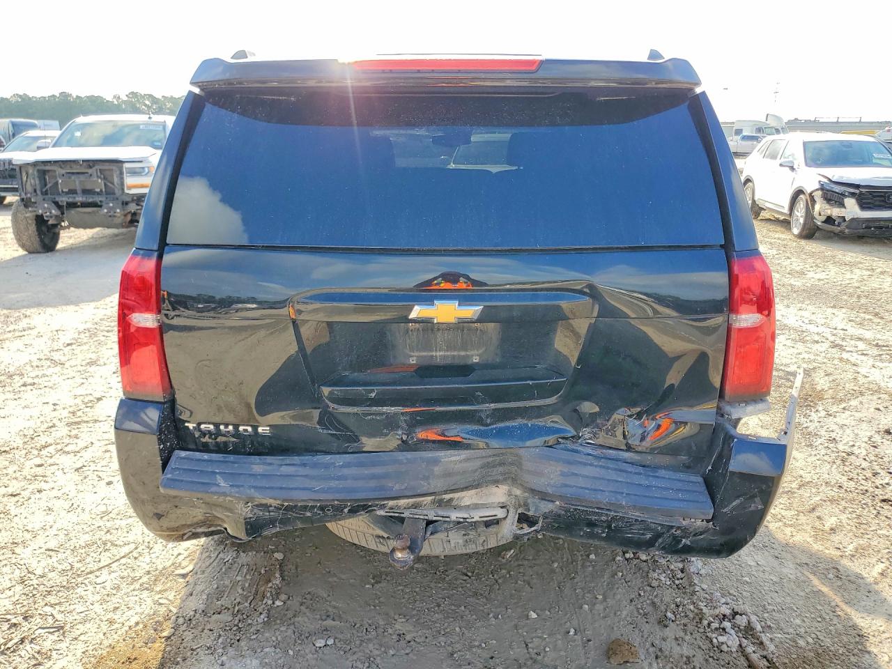 2015 Chevrolet Tahoe 4d Lt Черный vin: 1GNSKBKC7FR591008