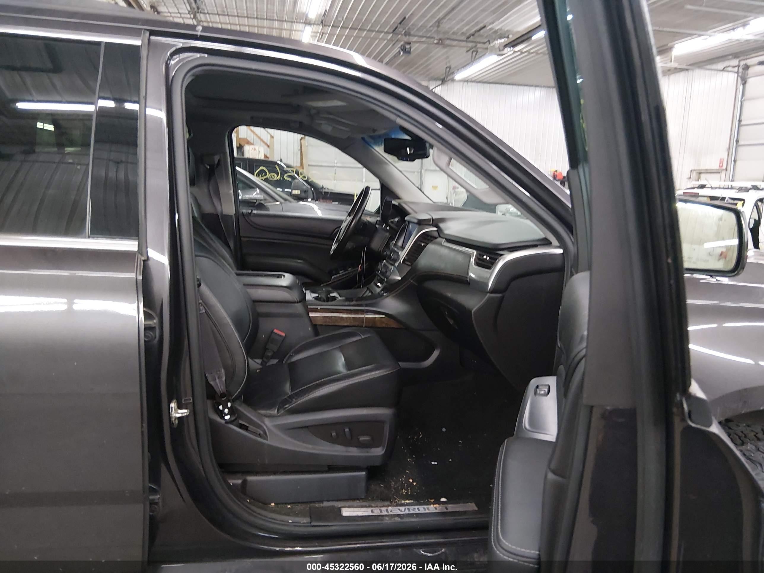 2015 Chevrolet Tahoe Lt Gray vin: 1GNSKBKC7FR595818
