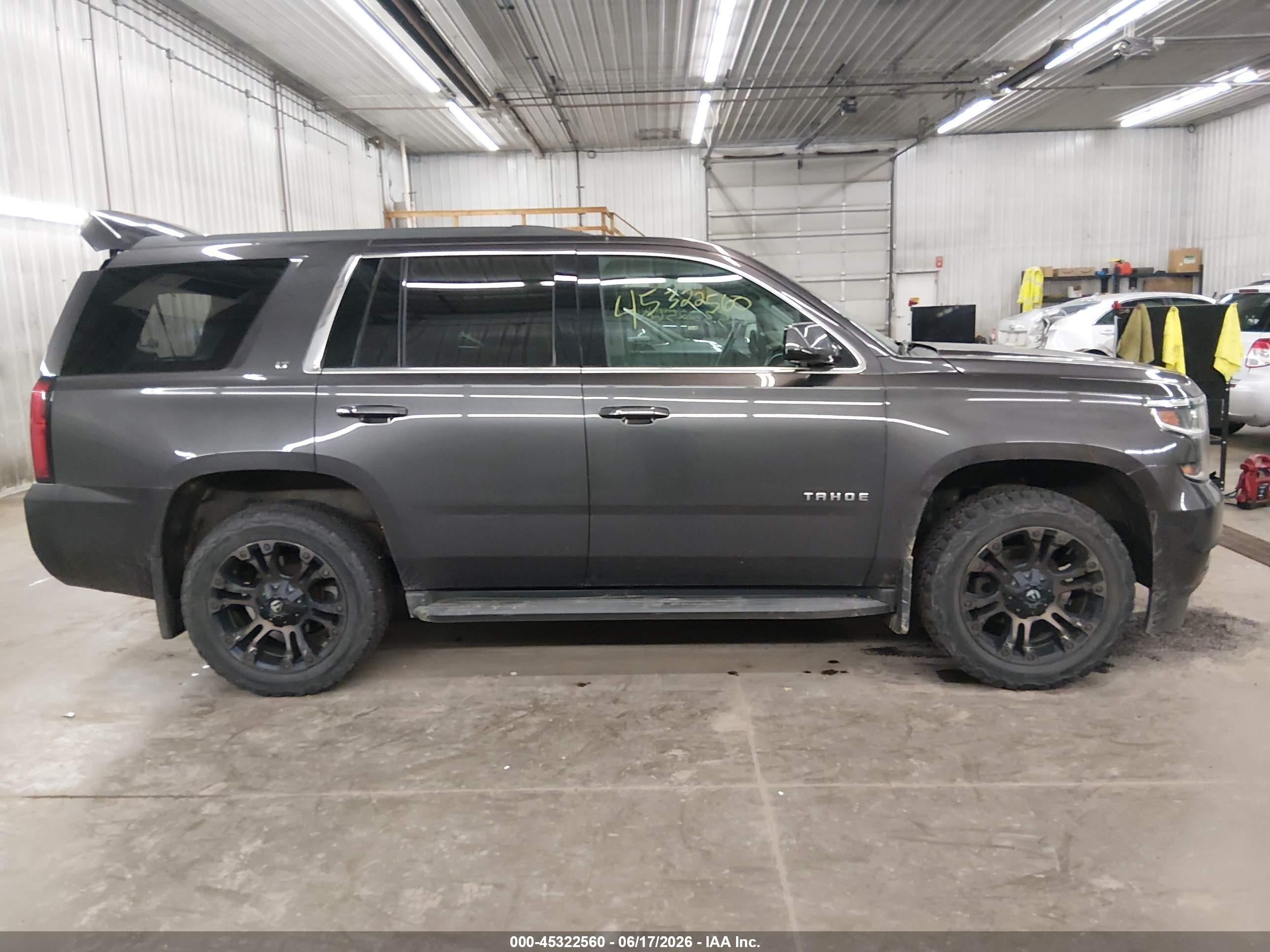 2015 Chevrolet Tahoe Lt Gray vin: 1GNSKBKC7FR595818