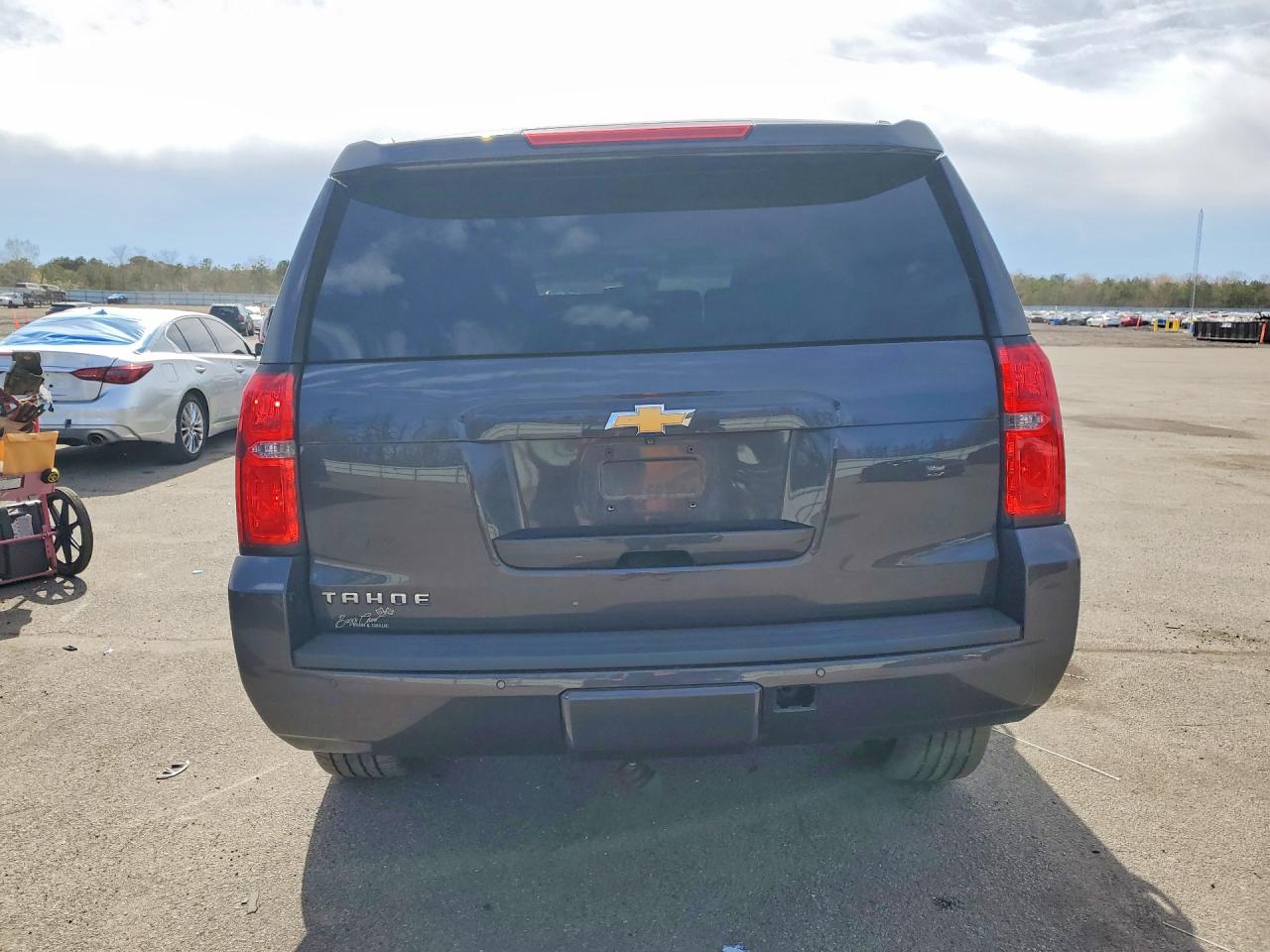 2017 Chevrolet Tahoe K1500 Lt Черный vin: 1GNSKBKC8HR254253