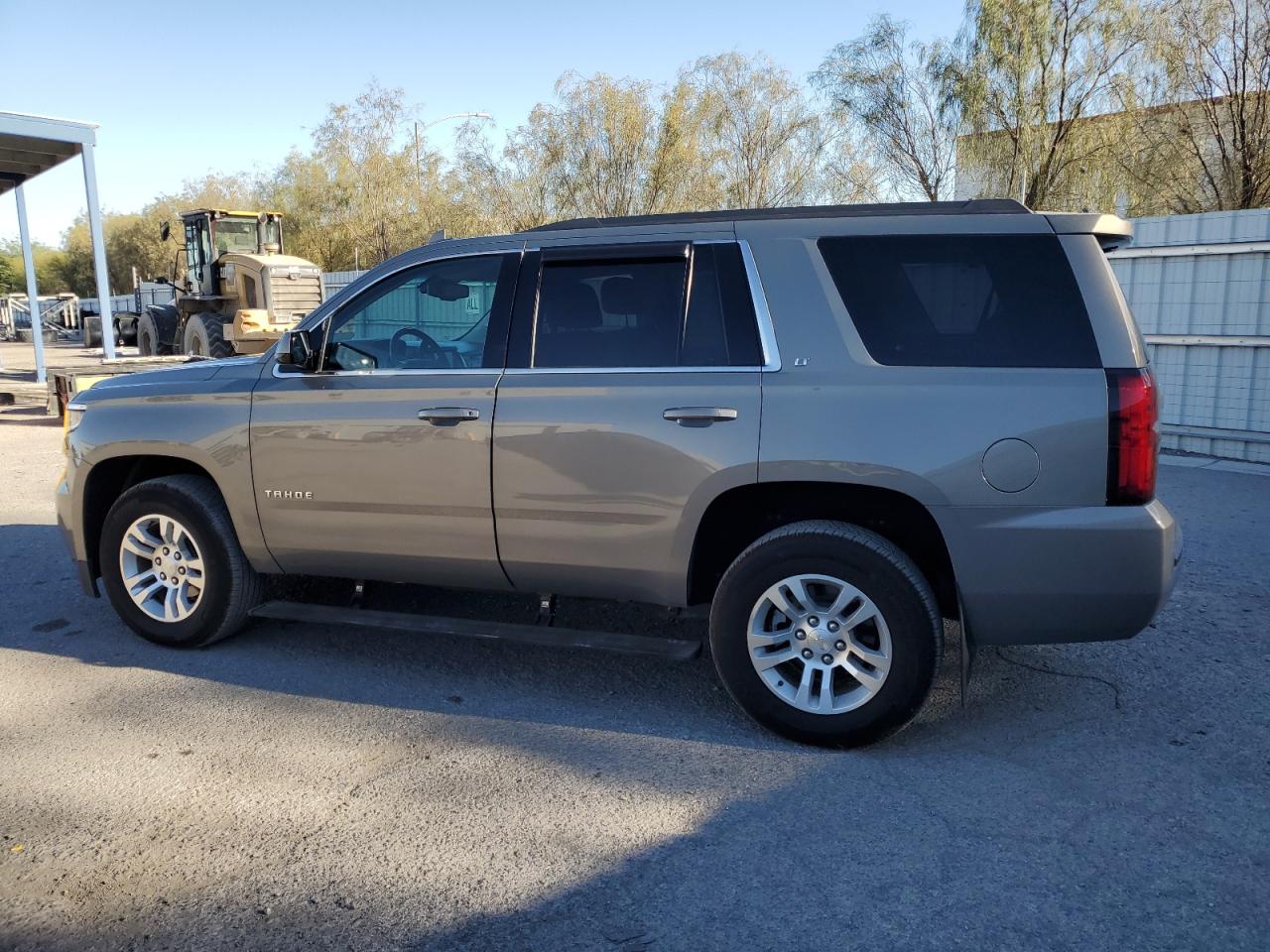 2018 Chevrolet Tahoe K1500 Lt Gray vin: 1GNSKBKC8JR198661