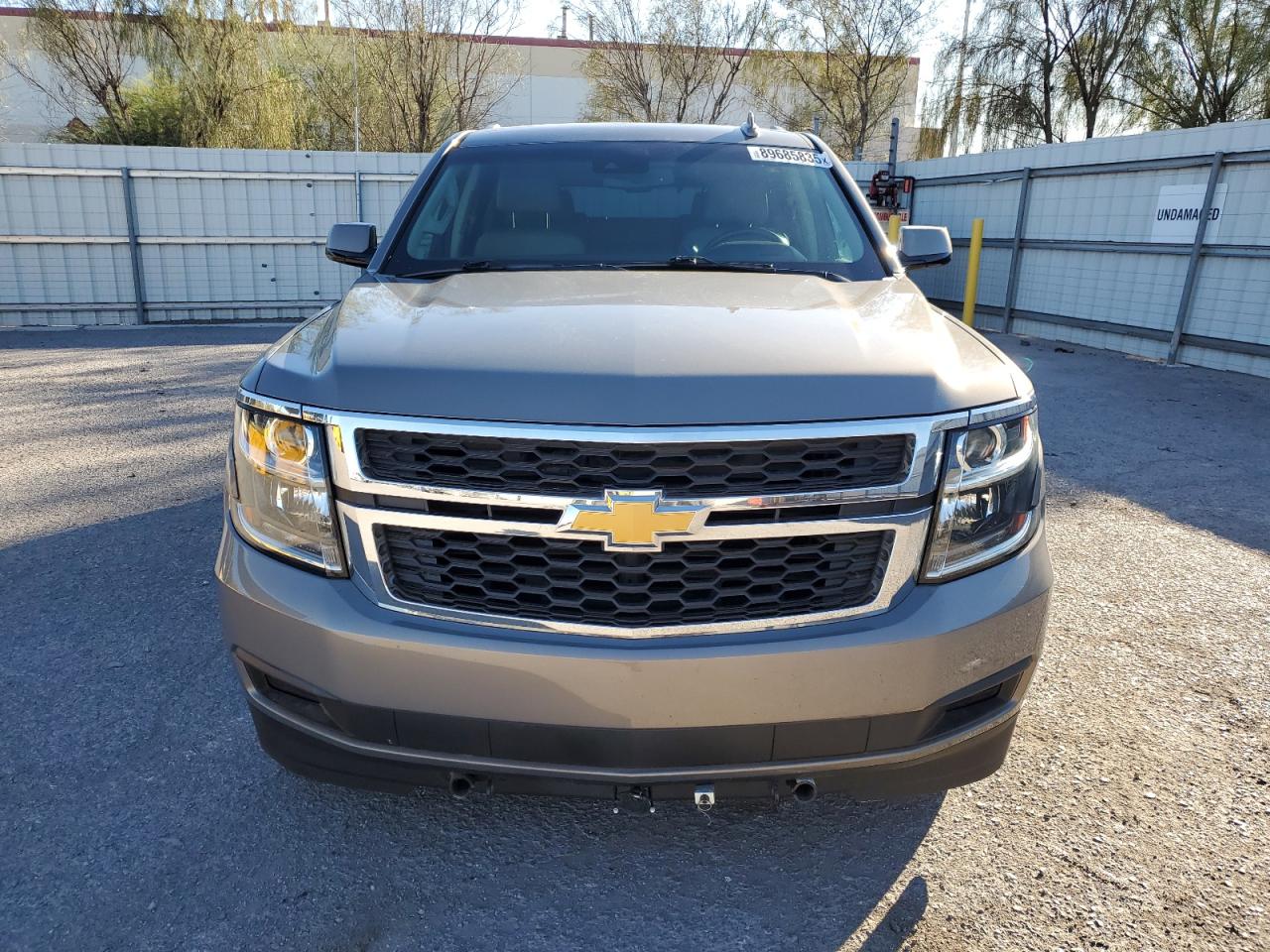 2018 Chevrolet Tahoe K1500 Lt Gray vin: 1GNSKBKC8JR198661