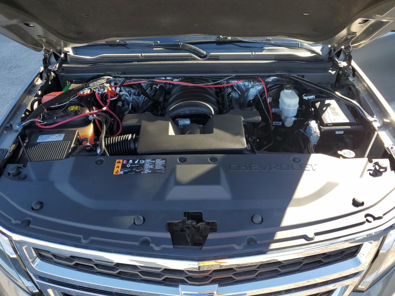 2018 Chevrolet Tahoe K1500 Lt Gray vin: 1GNSKBKC8JR198661