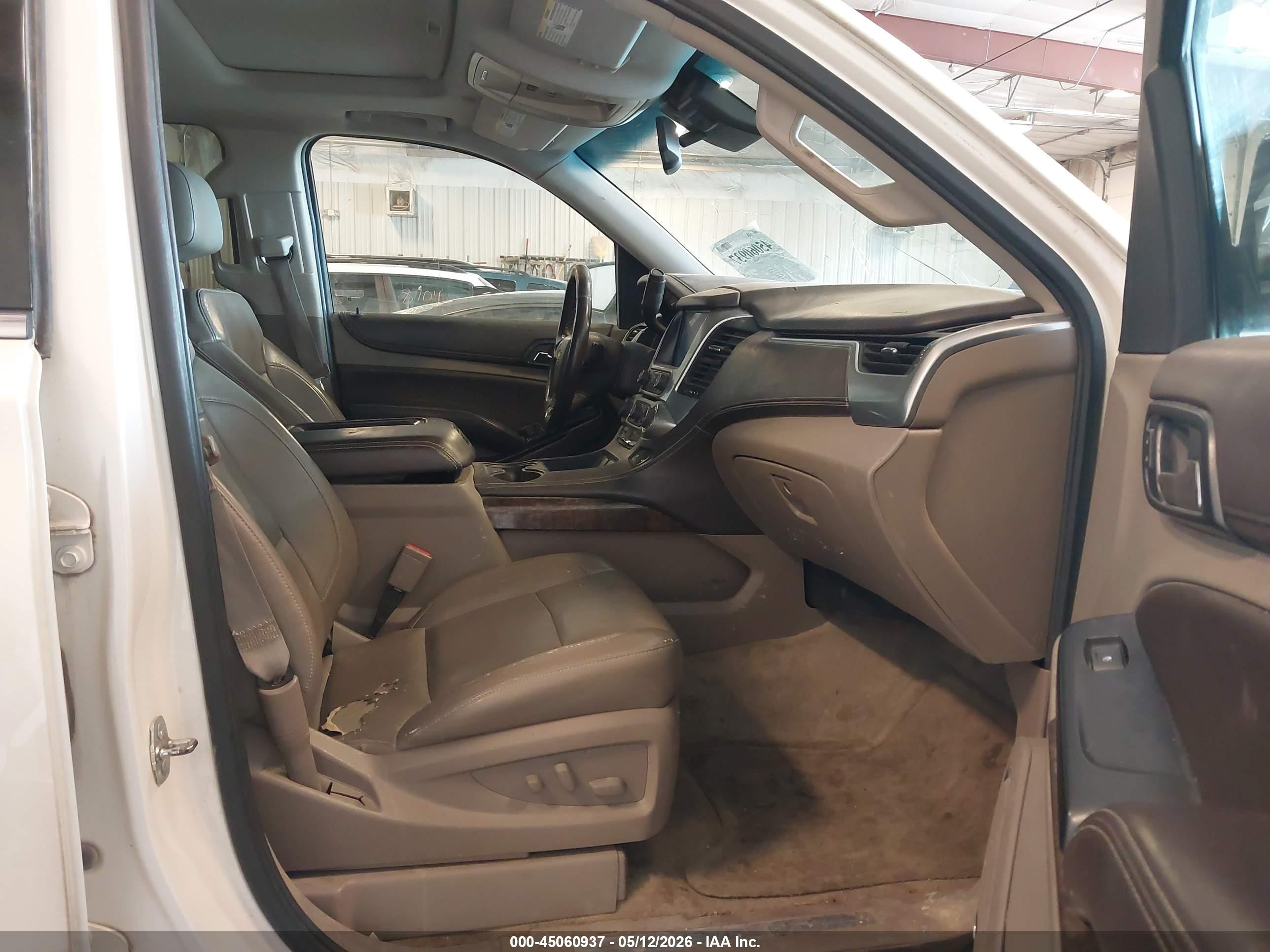 2015 Chevrolet Tahoe Lt White vin: 1GNSKBKC9FR102544