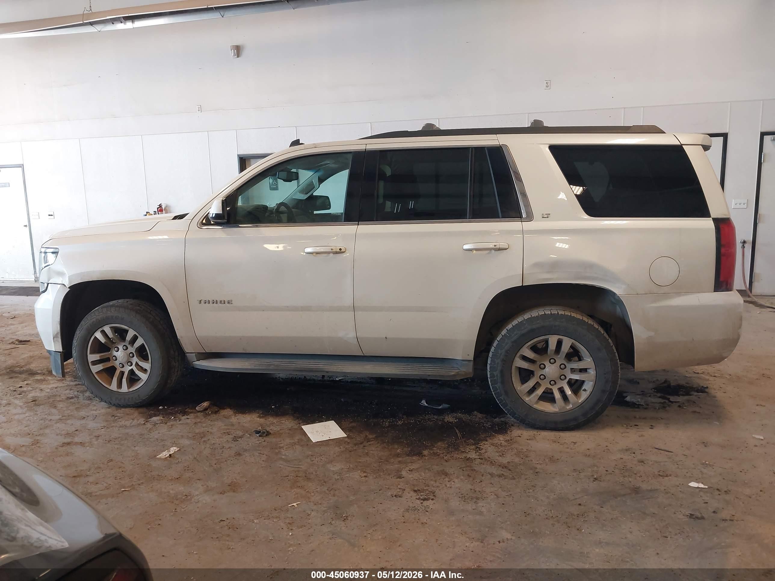 2015 Chevrolet Tahoe Lt White vin: 1GNSKBKC9FR102544