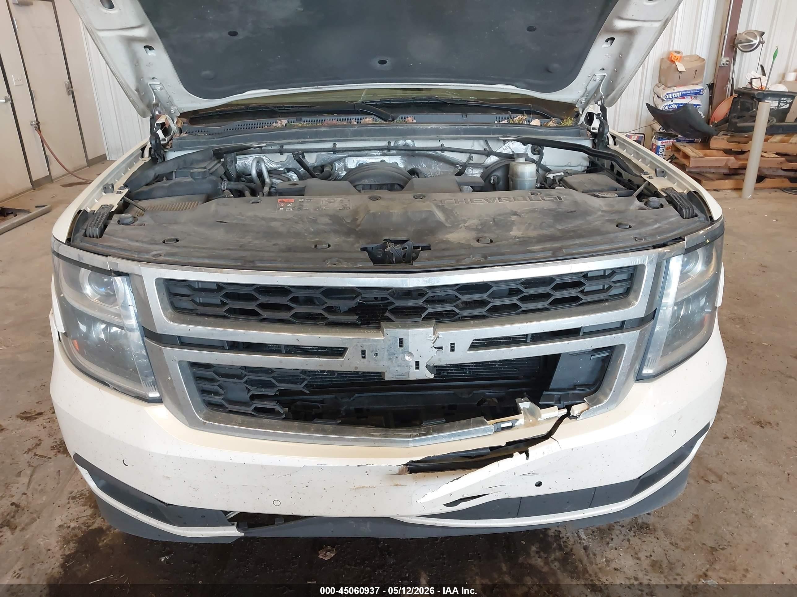 2015 Chevrolet Tahoe Lt White vin: 1GNSKBKC9FR102544