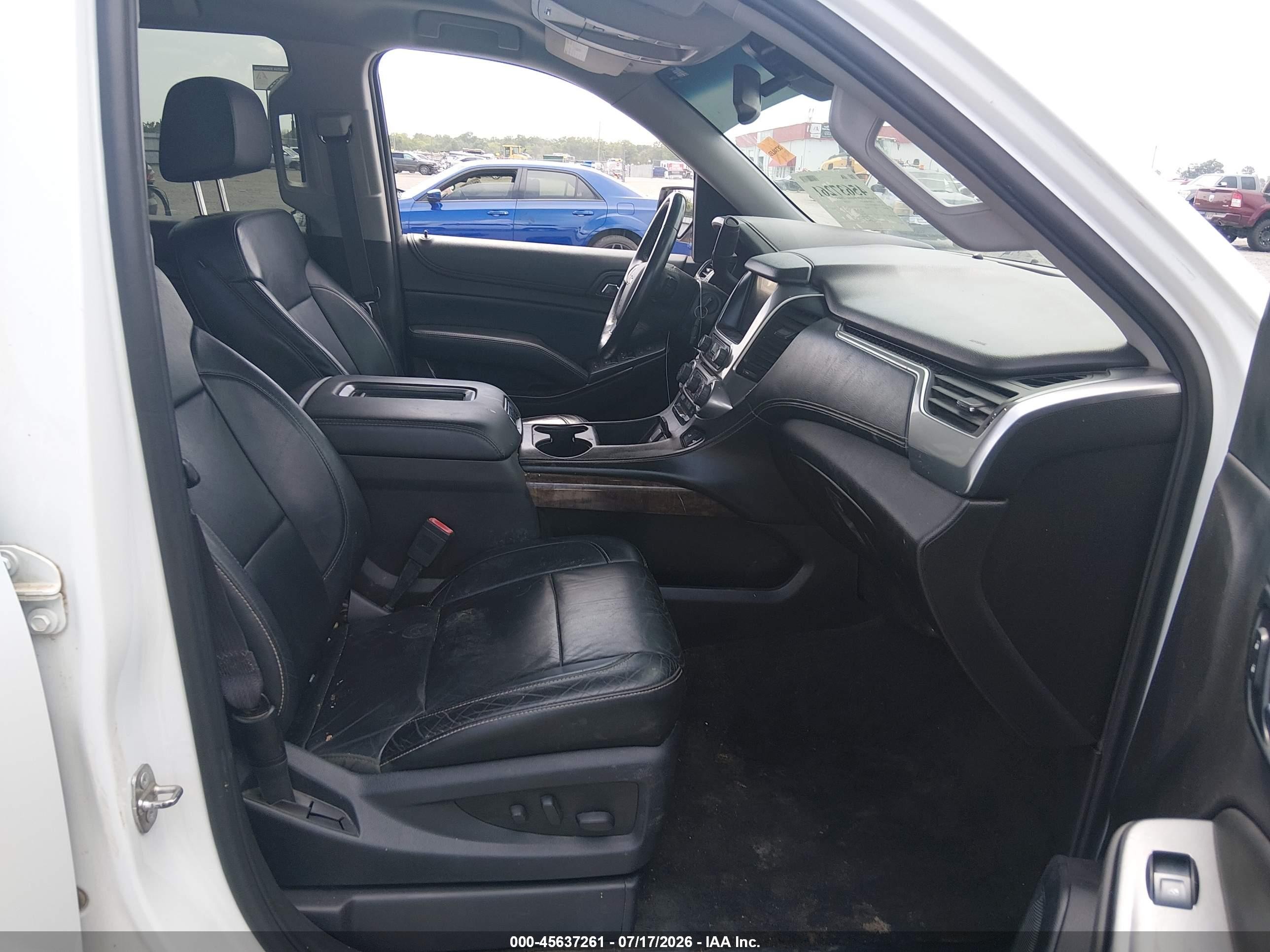2015 Chevrolet Tahoe Lt White vin: 1GNSKBKC9FR110272