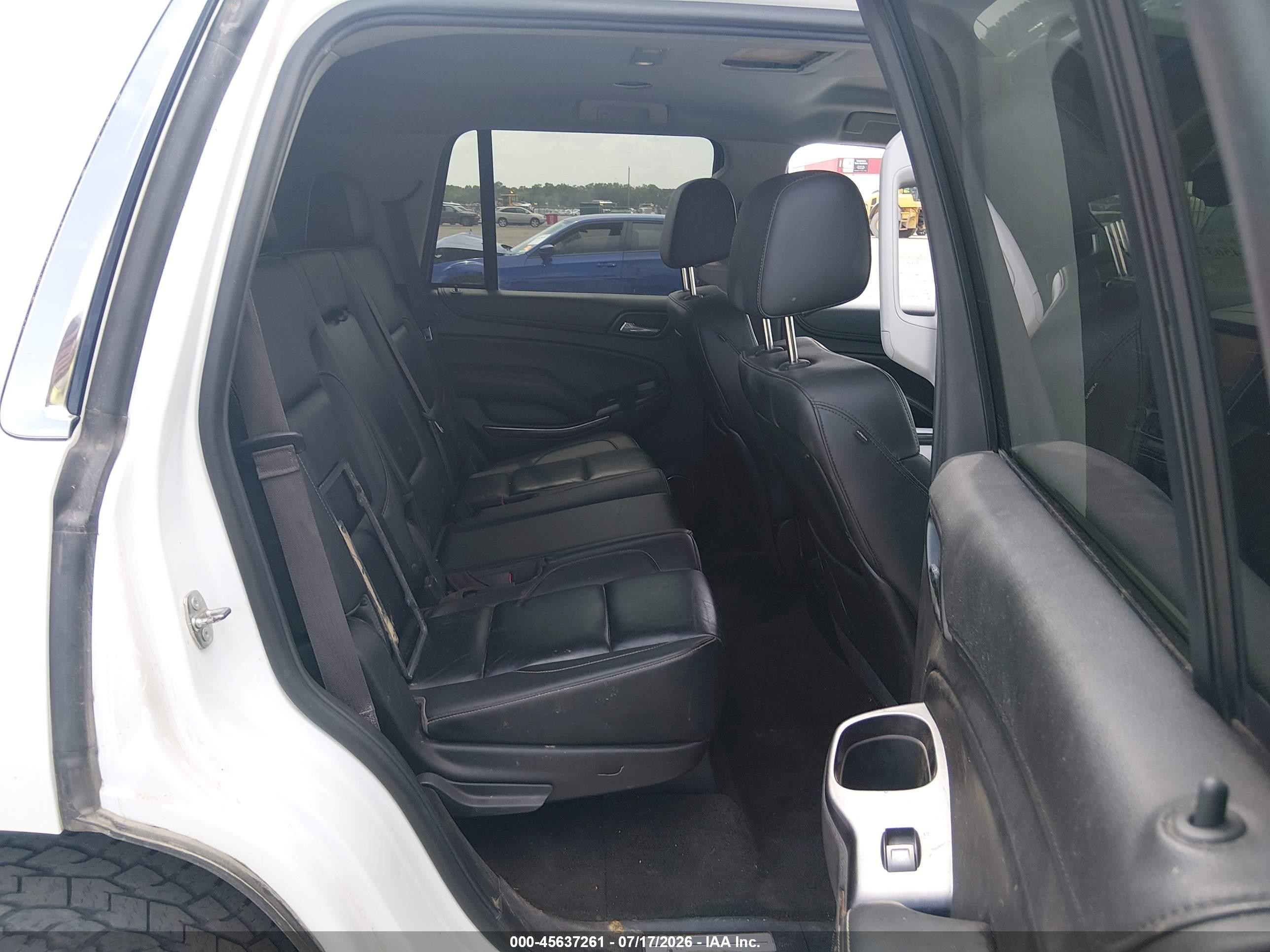 2015 Chevrolet Tahoe Lt White vin: 1GNSKBKC9FR110272