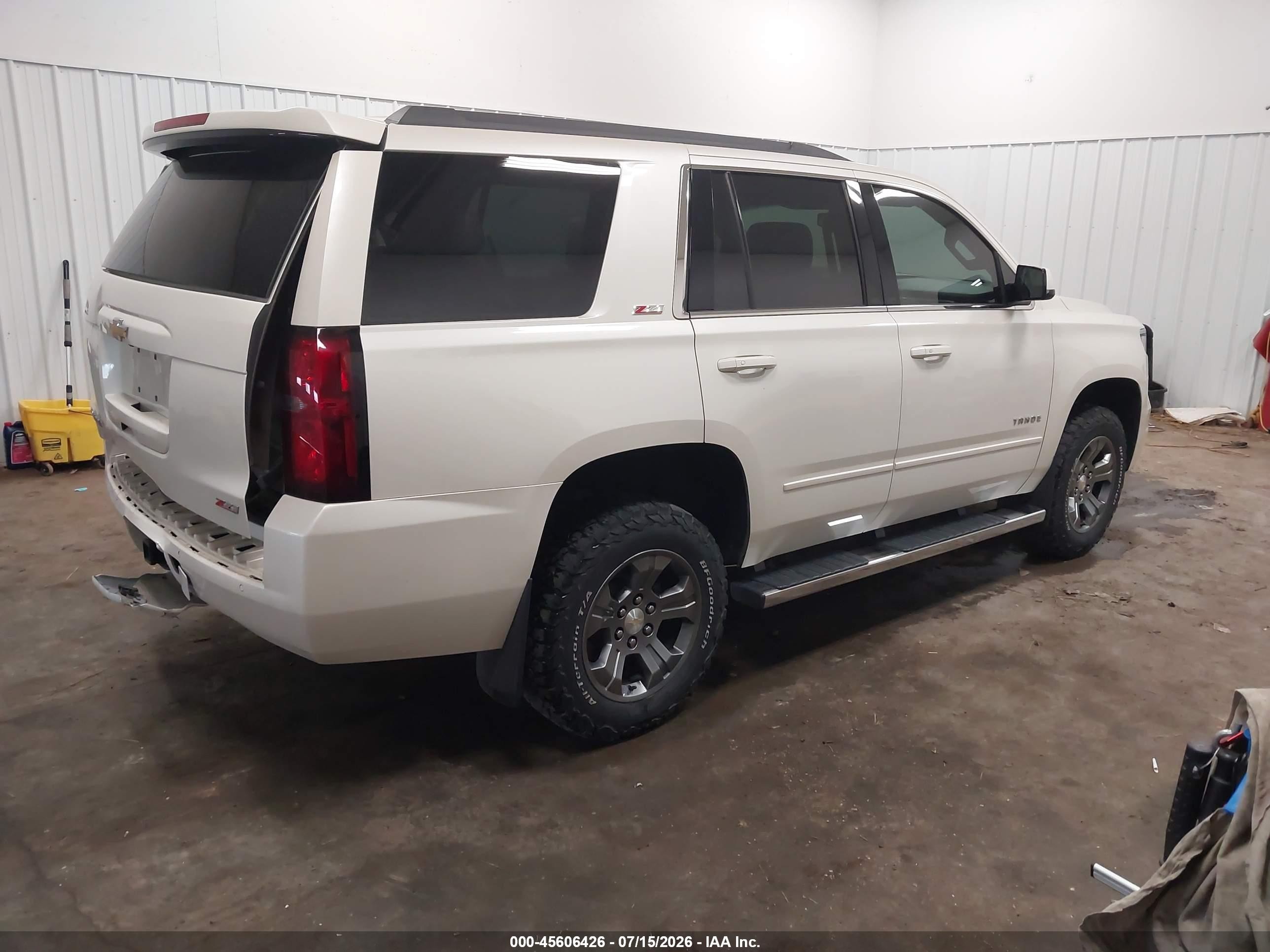 2015 Chevrolet Tahoe Lt White vin: 1GNSKBKC9FR591351