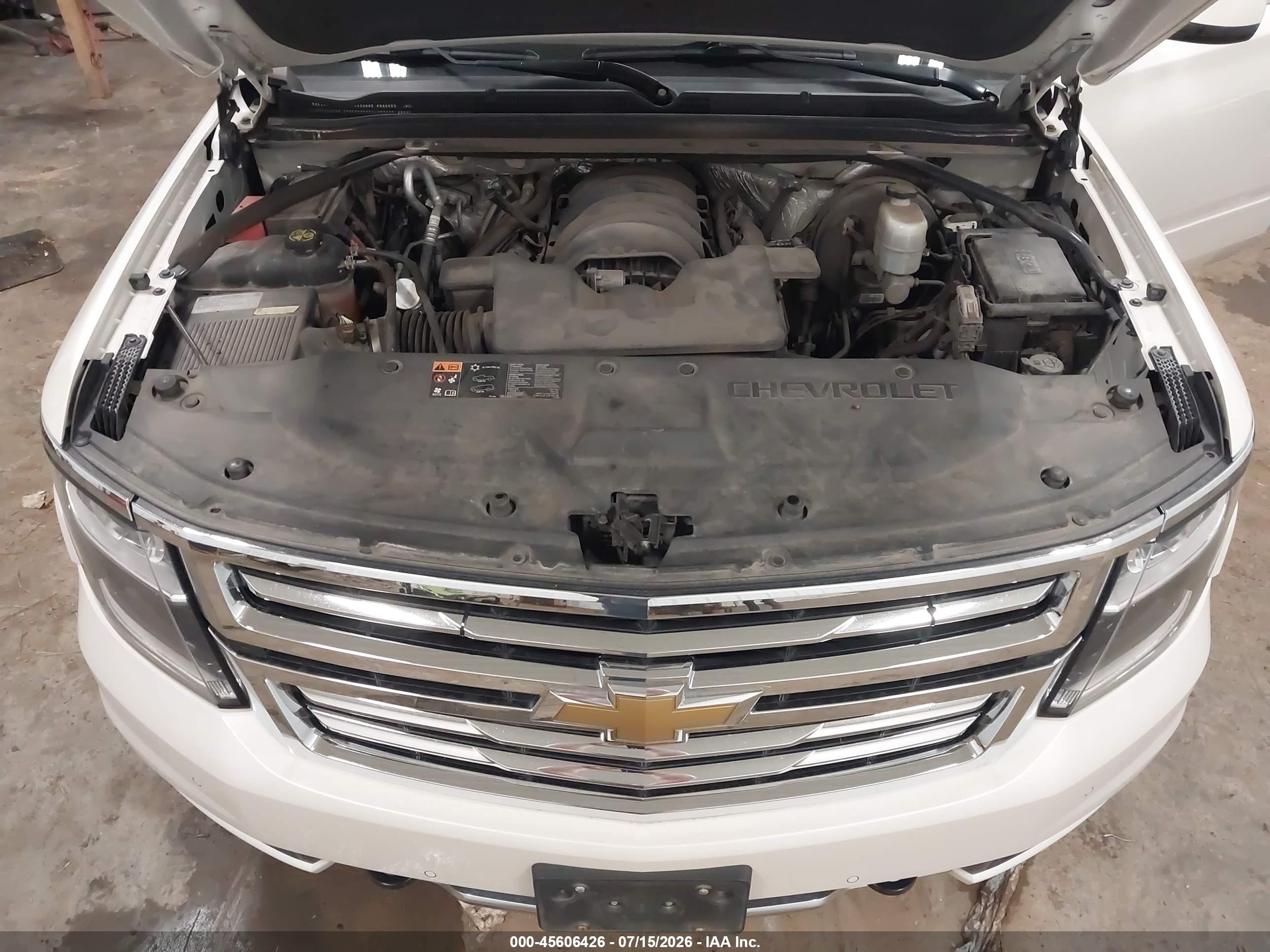 2015 Chevrolet Tahoe Lt White vin: 1GNSKBKC9FR591351