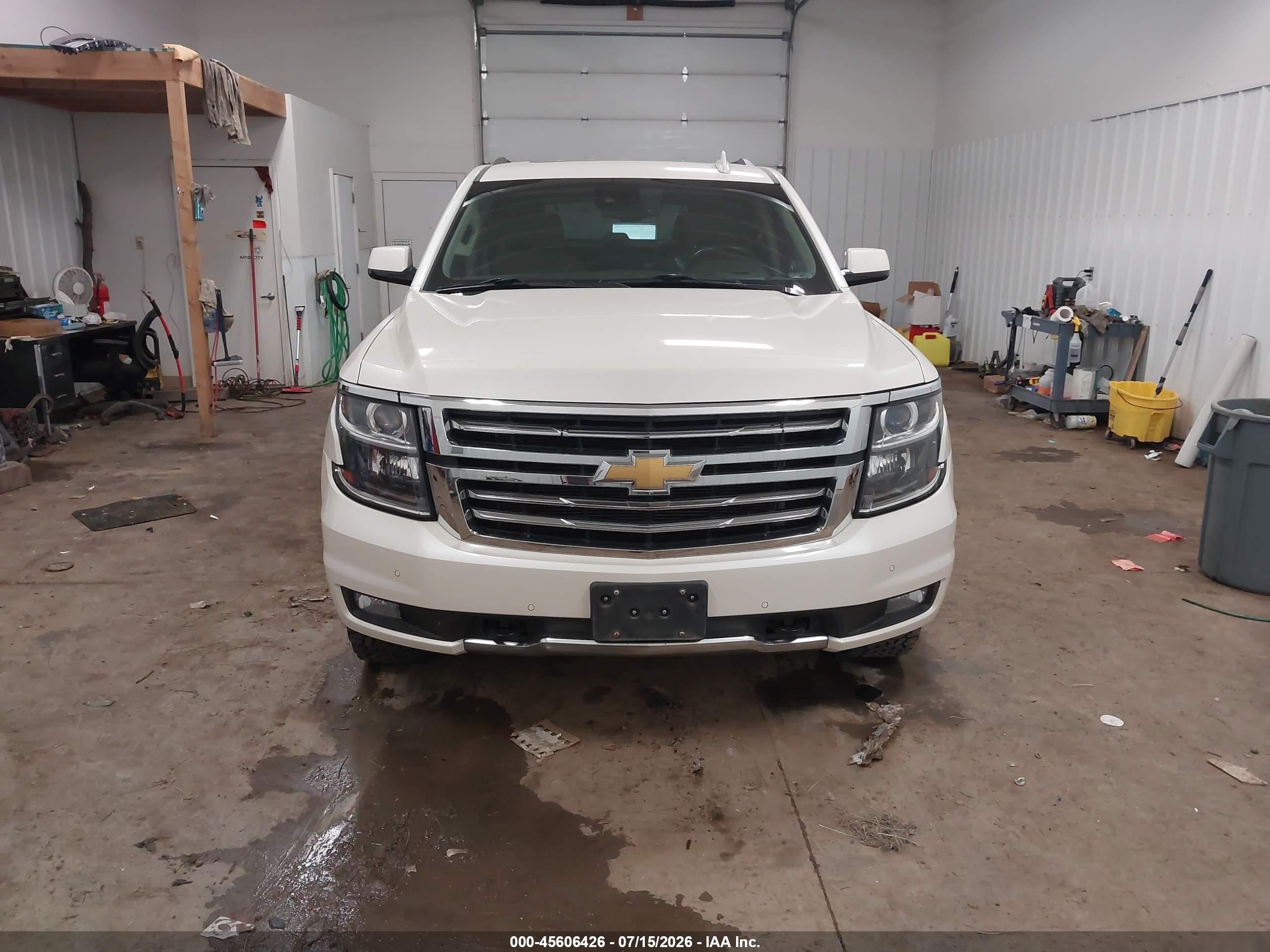 2015 Chevrolet Tahoe Lt White vin: 1GNSKBKC9FR591351