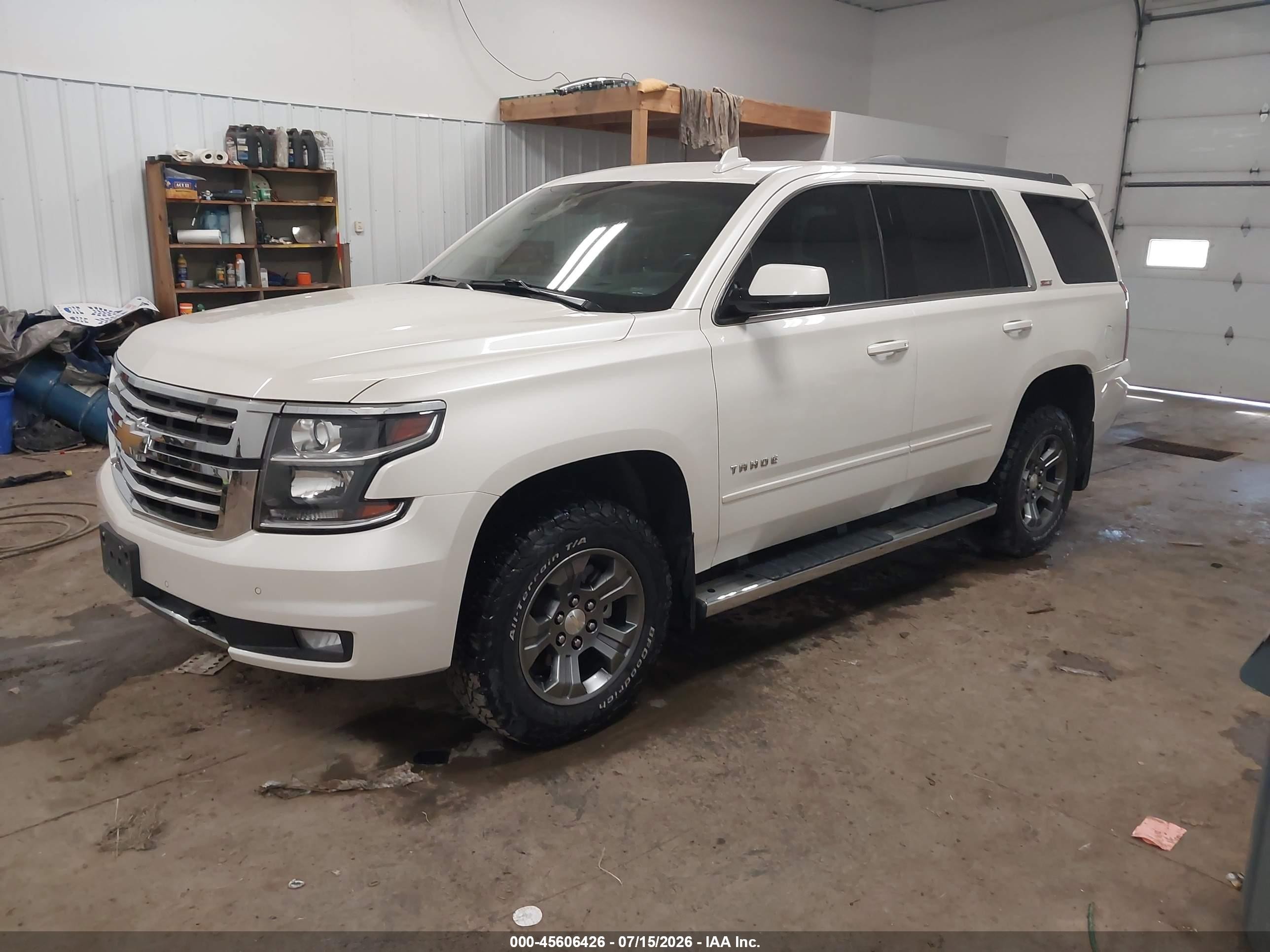 2015 Chevrolet Tahoe Lt White vin: 1GNSKBKC9FR591351