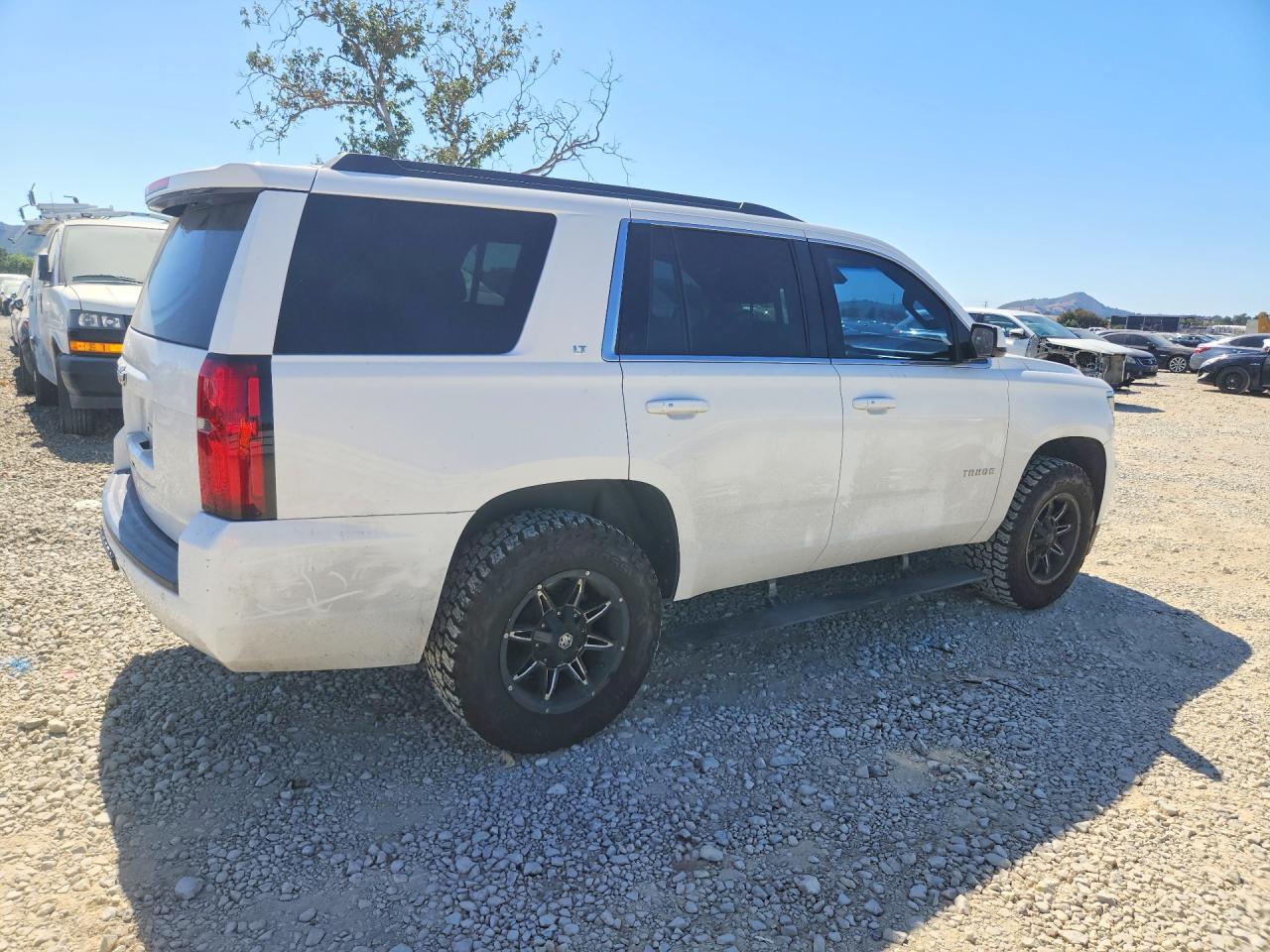 2015 Chevrolet Tahoe K1500 Lt White vin: 1GNSKBKC9FR633744