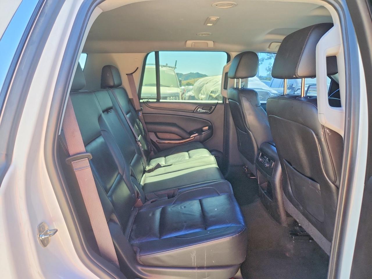 2015 Chevrolet Tahoe K1500 Lt White vin: 1GNSKBKC9FR633744