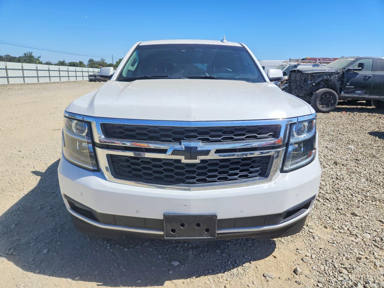 2015 Chevrolet Tahoe K1500 Lt White vin: 1GNSKBKC9FR633744