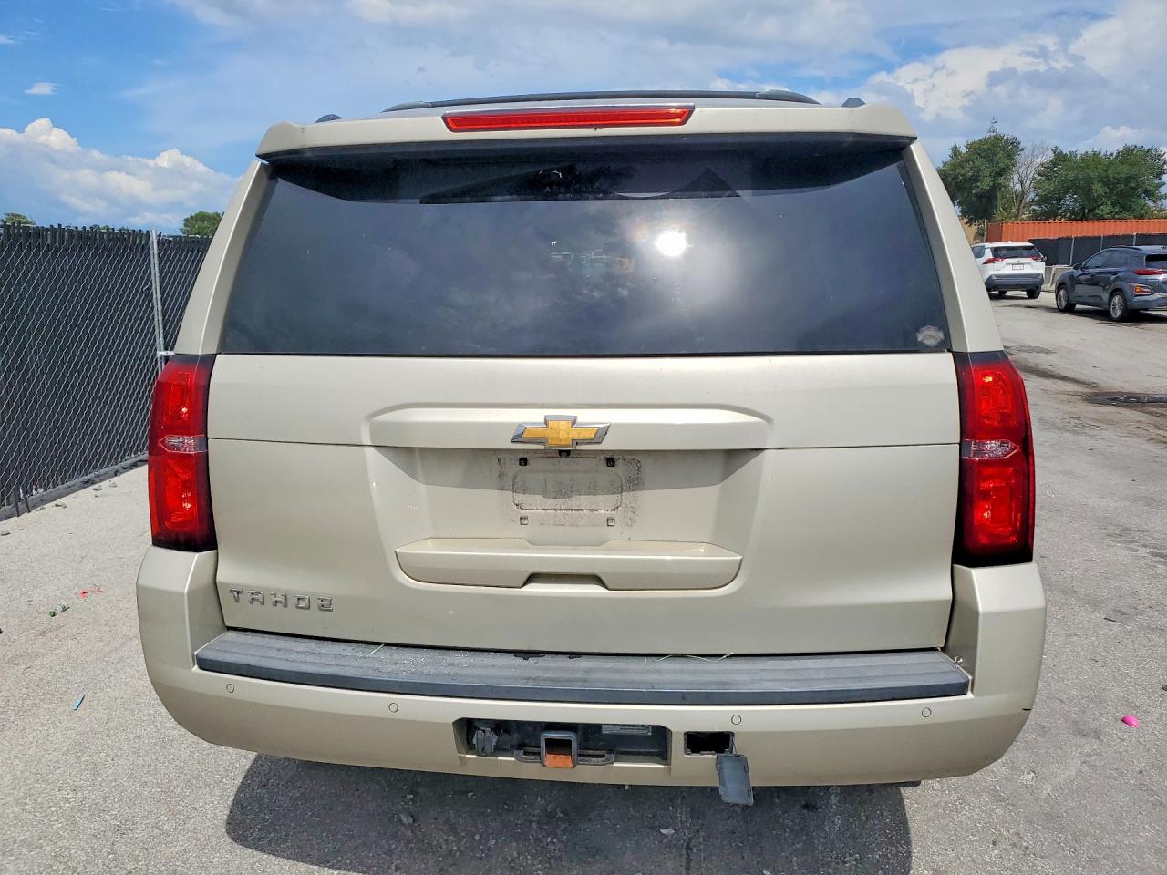 2015 Chevrolet Tahoe K1500 Lt Золотой vin: 1GNSKBKC9FR658482