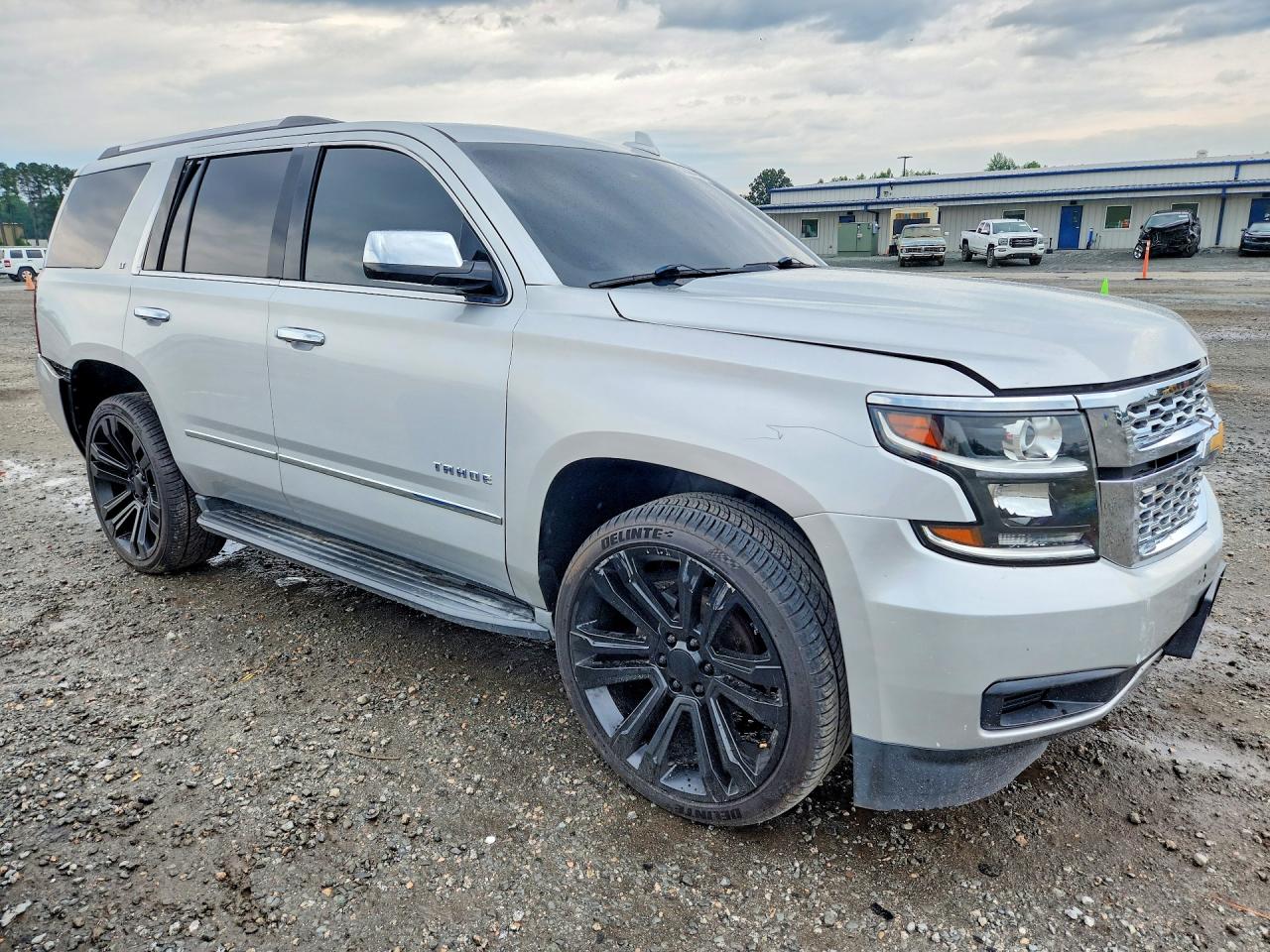 2015 Chevrolet Tahoe K1500 Lt Silver vin: 1GNSKBKC9FR717742