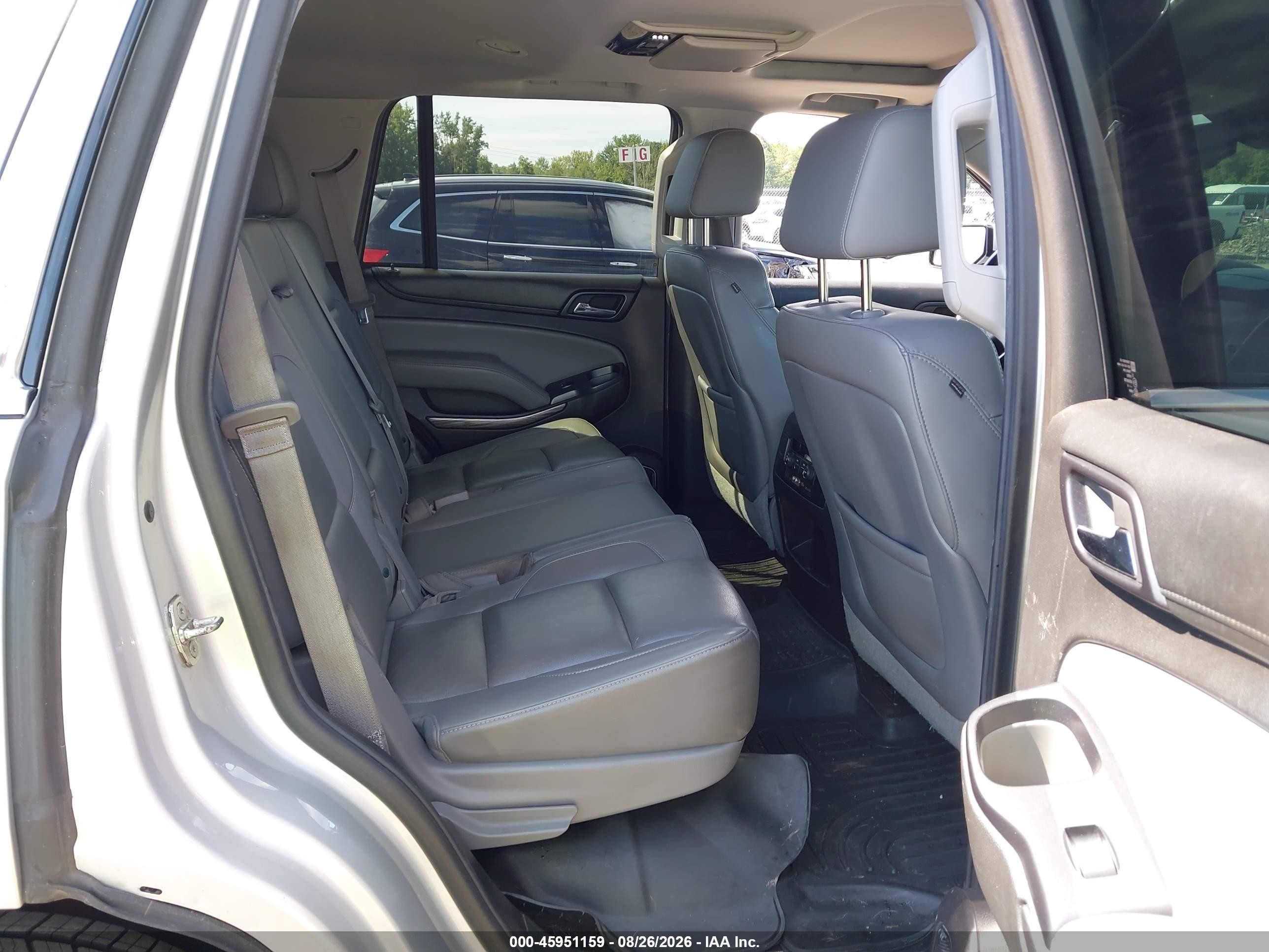 2015 Chevrolet Tahoe Lt Silver vin: 1GNSKBKCXFR616046