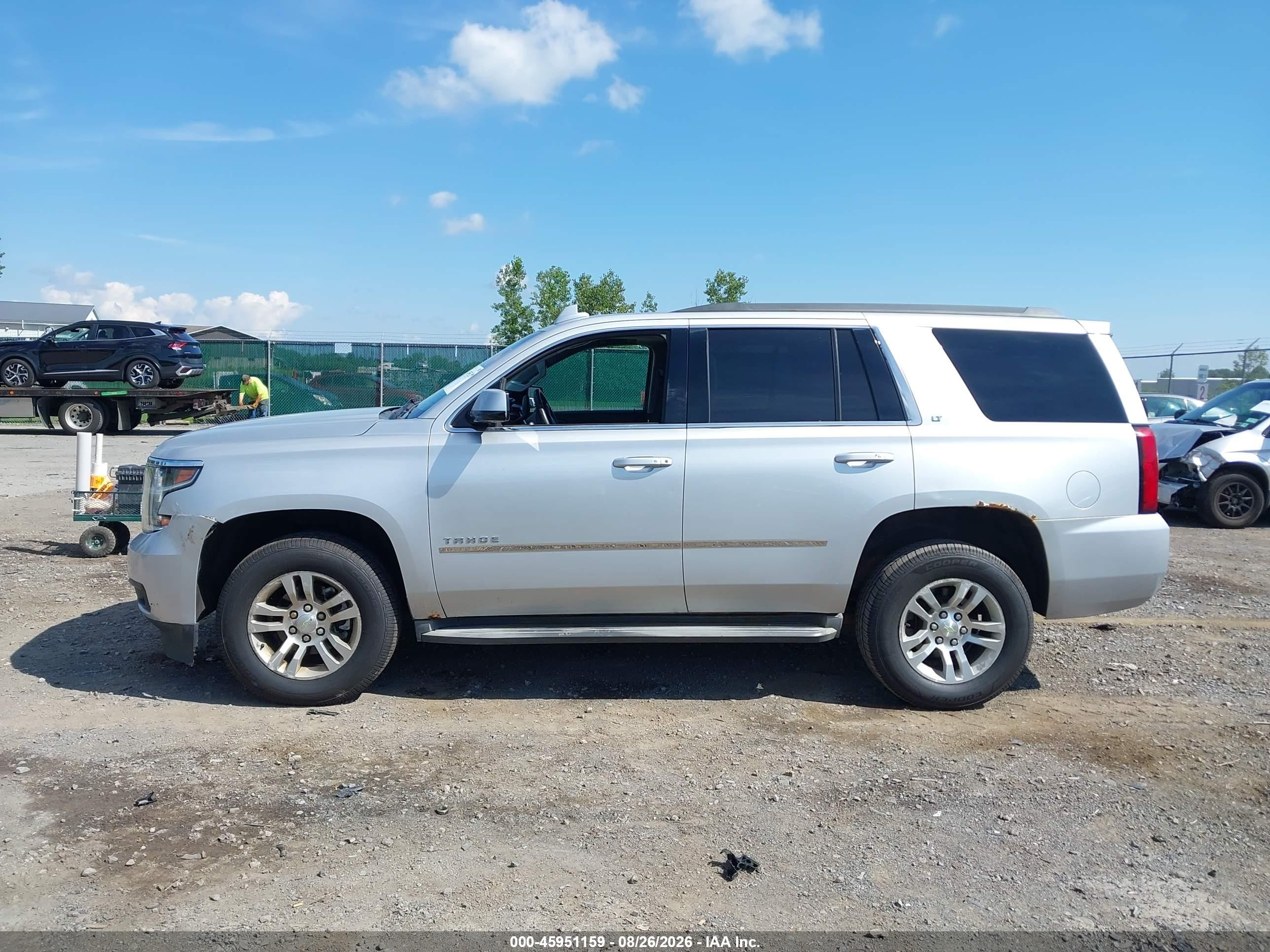 2015 Chevrolet Tahoe Lt Silver vin: 1GNSKBKCXFR616046
