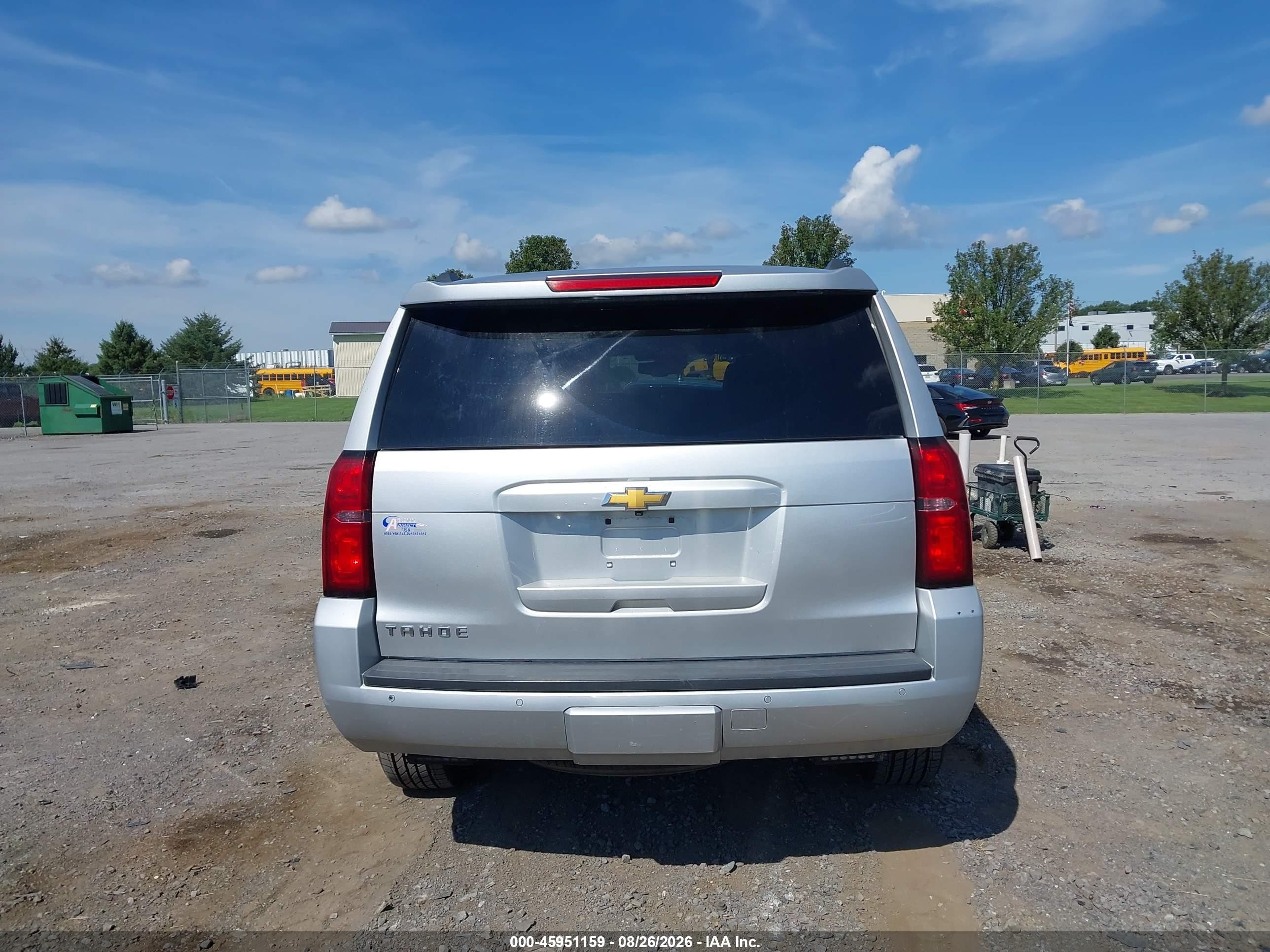 2015 Chevrolet Tahoe Lt Silver vin: 1GNSKBKCXFR616046