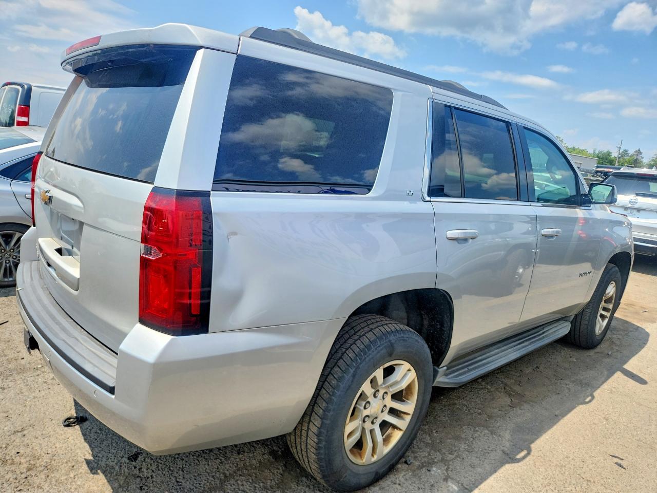 2015 Chevrolet Tahoe K1500 Lt Silver vin: 1GNSKBKCXFR694035