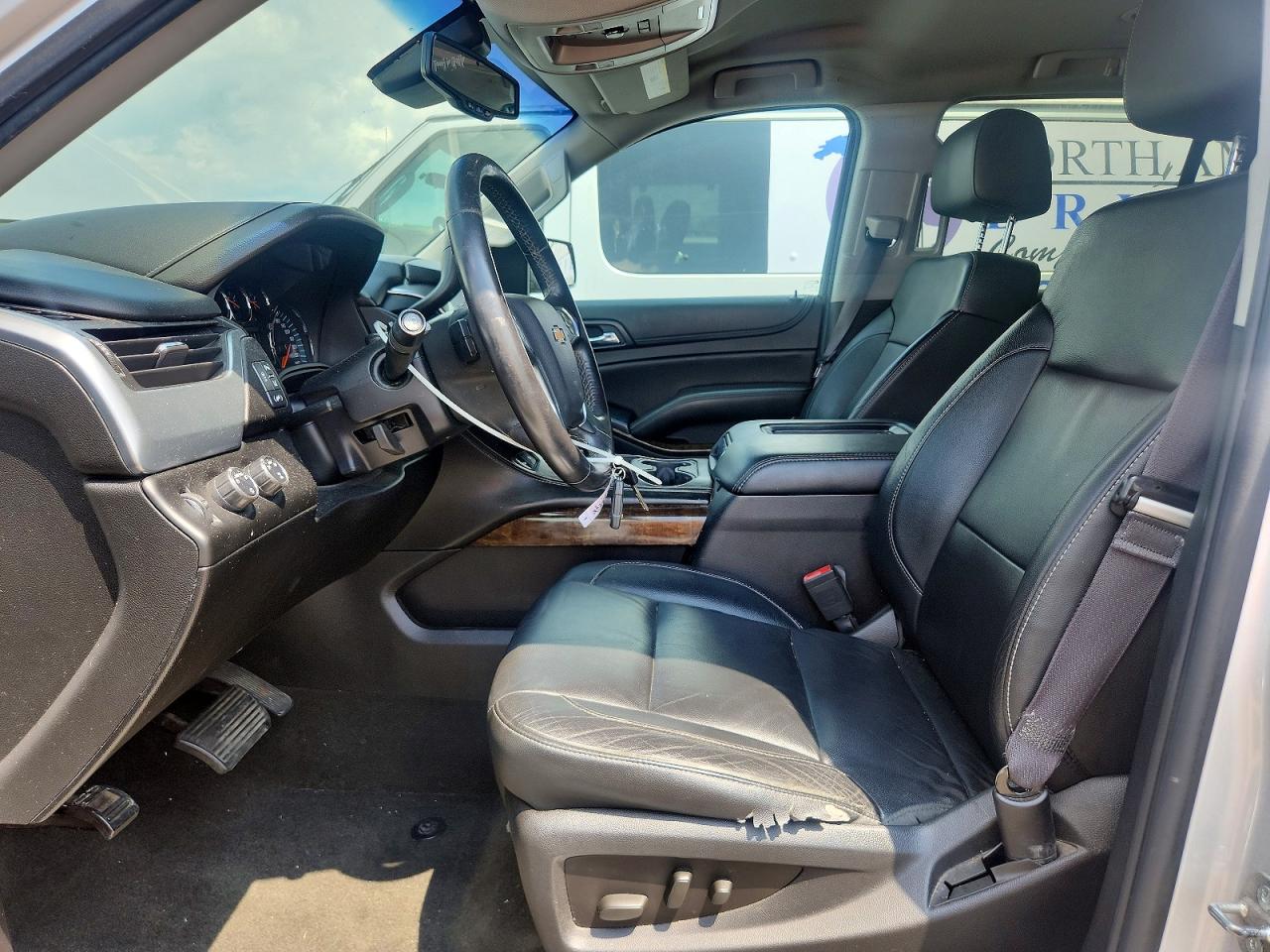 2015 Chevrolet Tahoe K1500 Lt Silver vin: 1GNSKBKCXFR694035