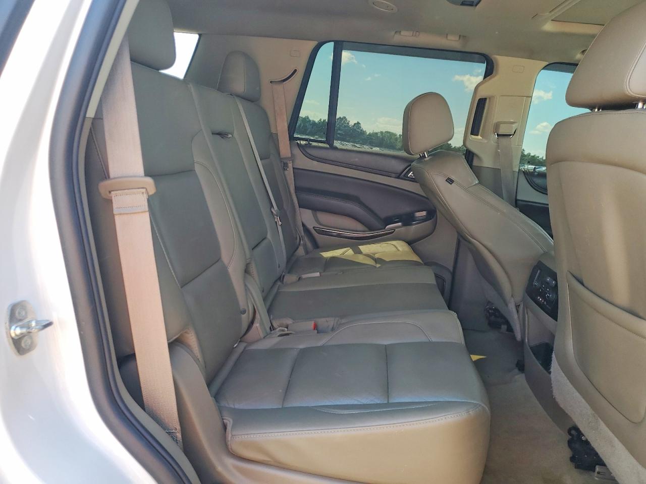 2015 Chevrolet Tahoe K1500 Lt White vin: 1GNSKBKCXFR722724