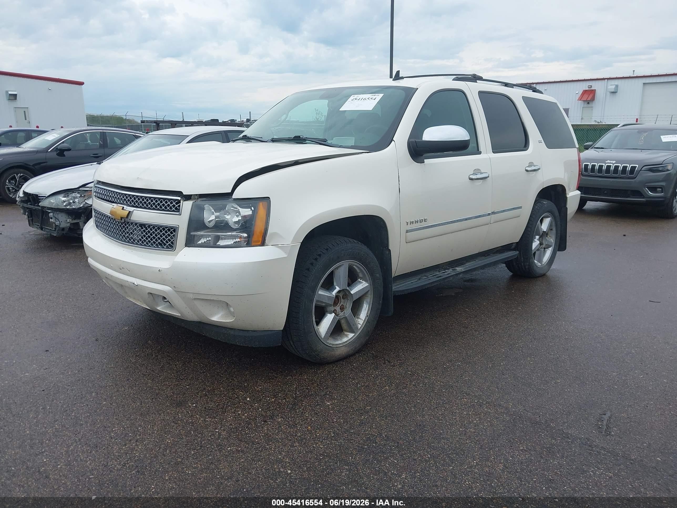 2013 Chevrolet Tahoe Ltz White vin: 1GNSKCE00DR248271