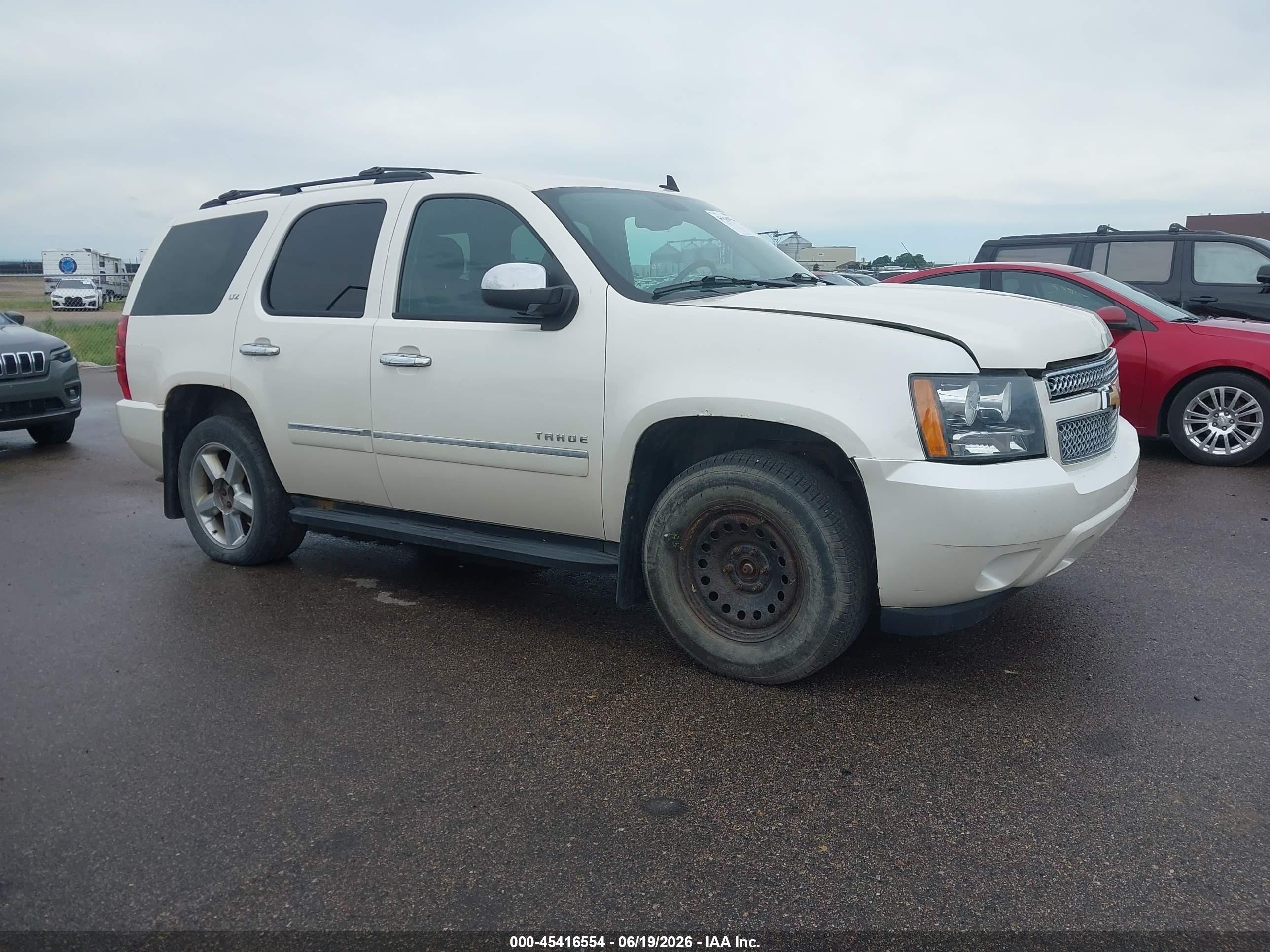 2013 Chevrolet Tahoe Ltz White vin: 1GNSKCE00DR248271