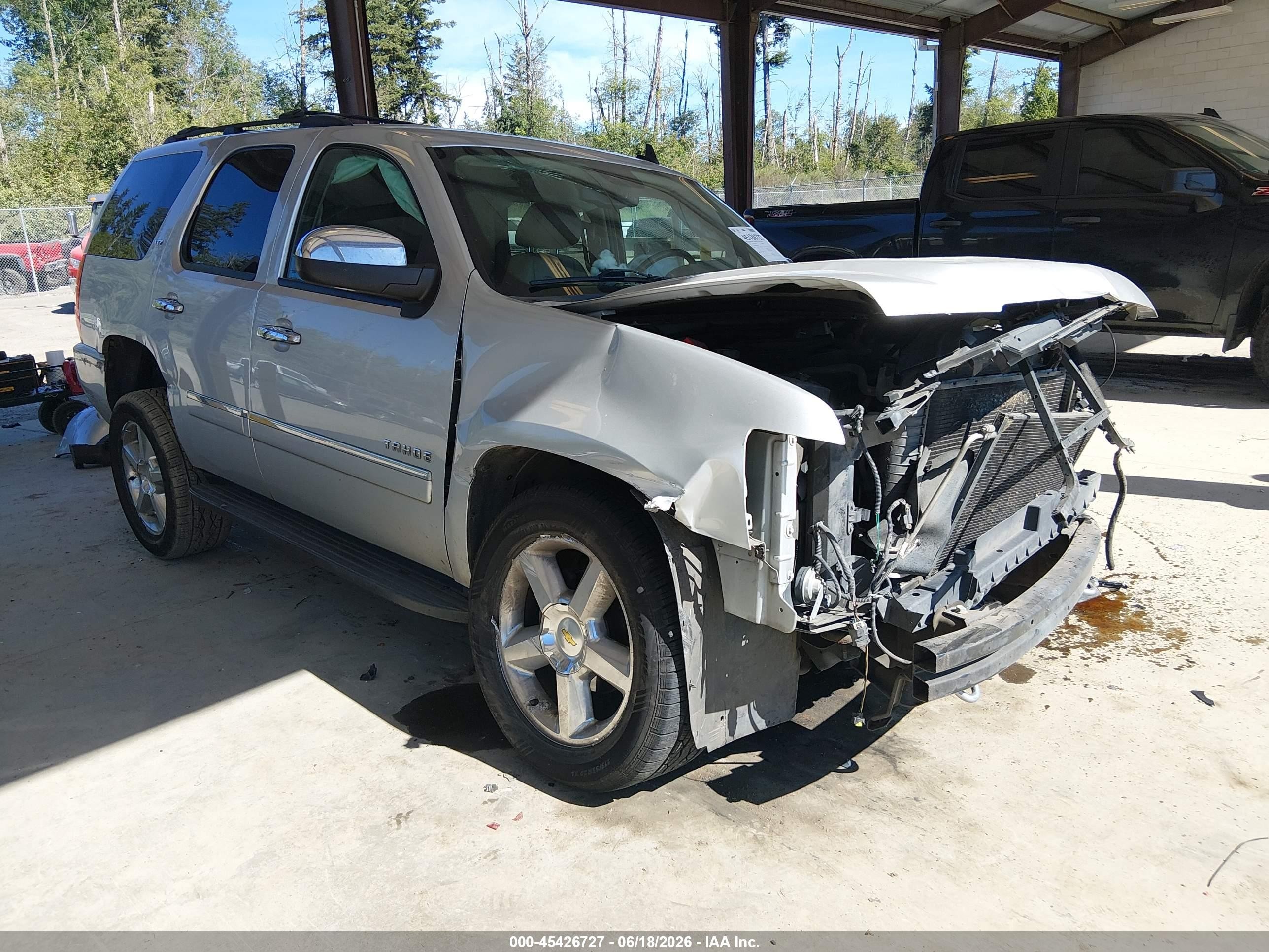 2013 Chevrolet Tahoe Ltz Silver vin: 1GNSKCE00DR302992