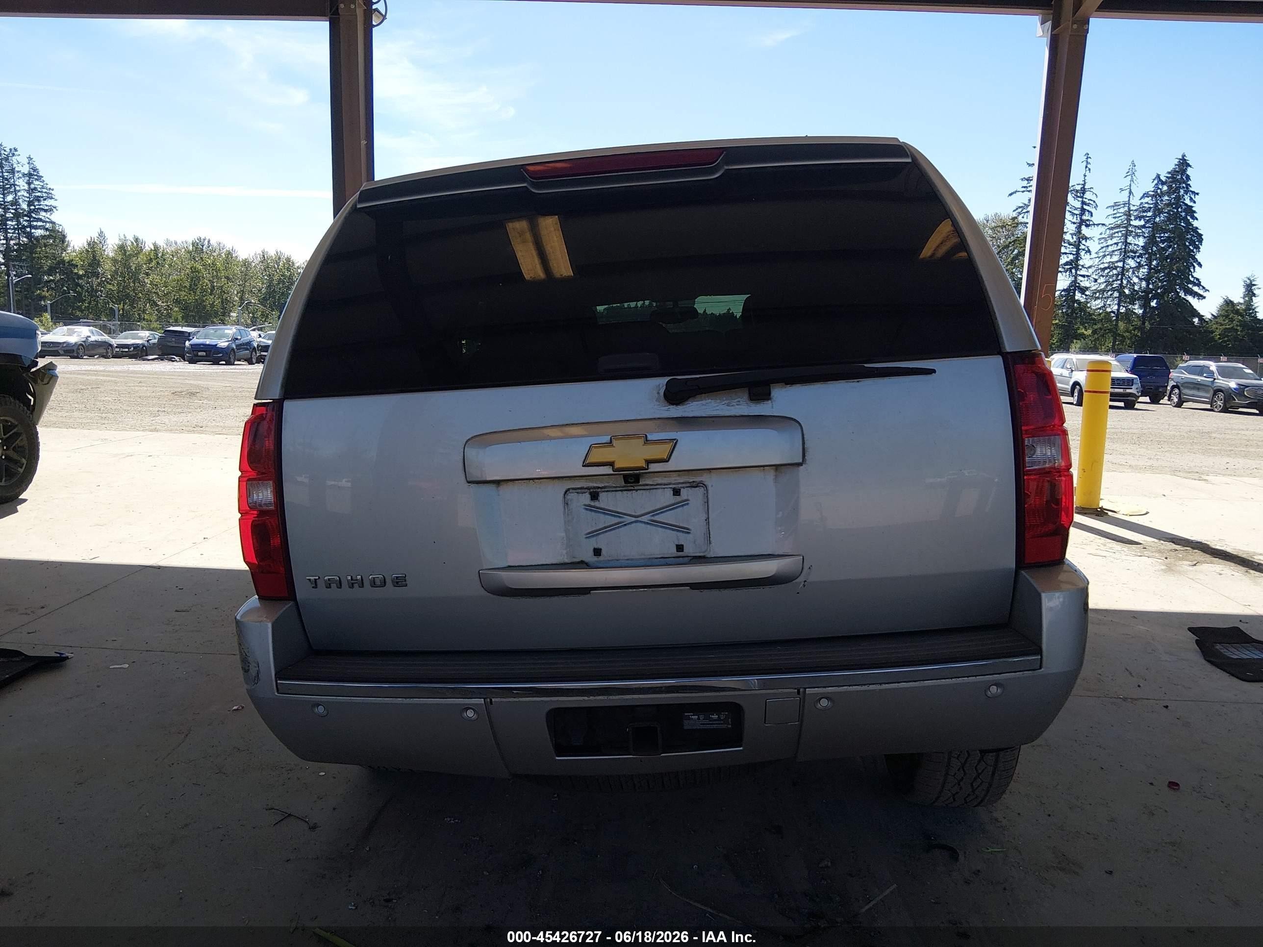 2013 Chevrolet Tahoe Ltz Silver vin: 1GNSKCE00DR302992
