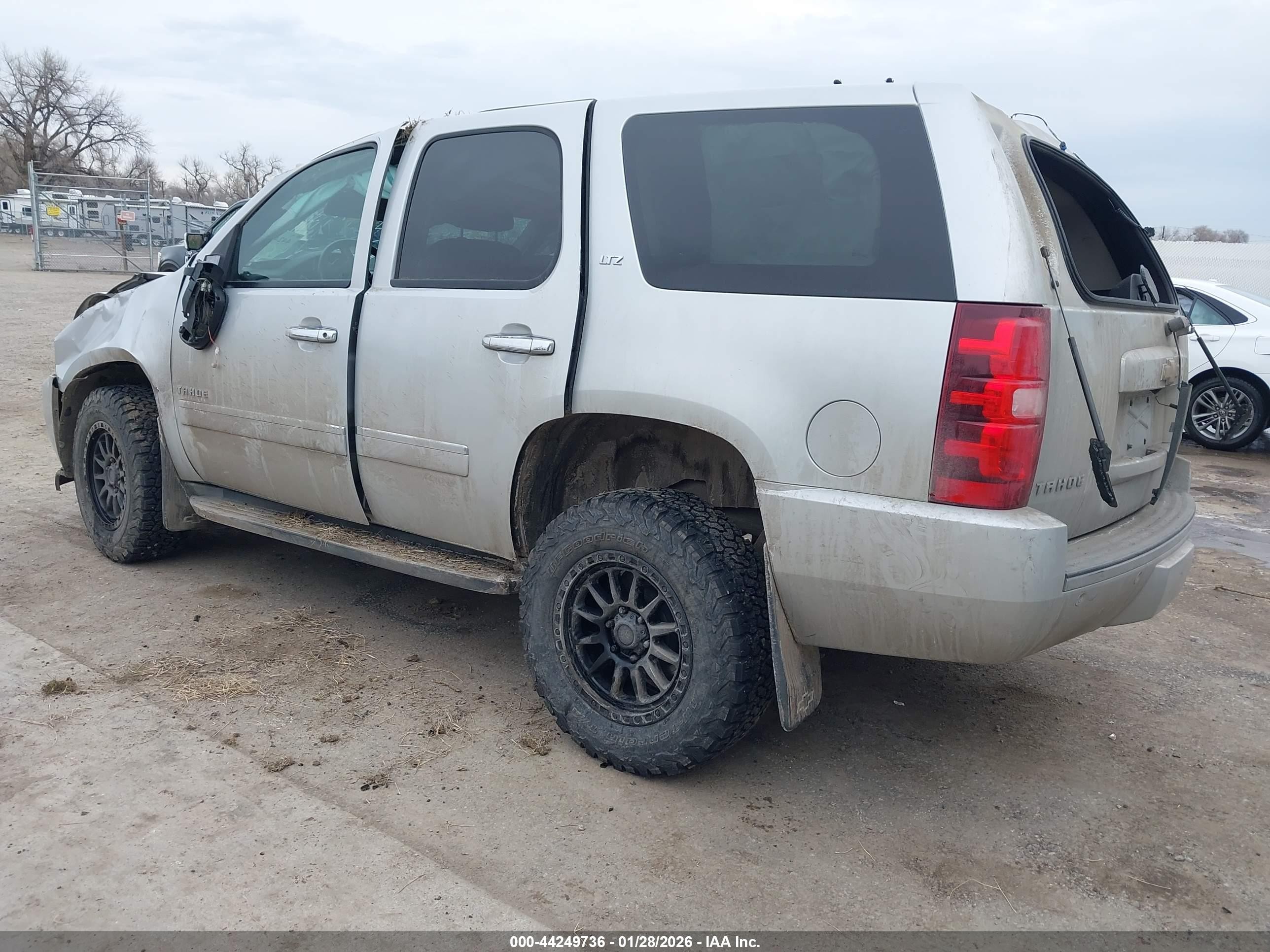 2011 Chevrolet Tahoe Ltz Silver vin: 1GNSKCE01BR244713