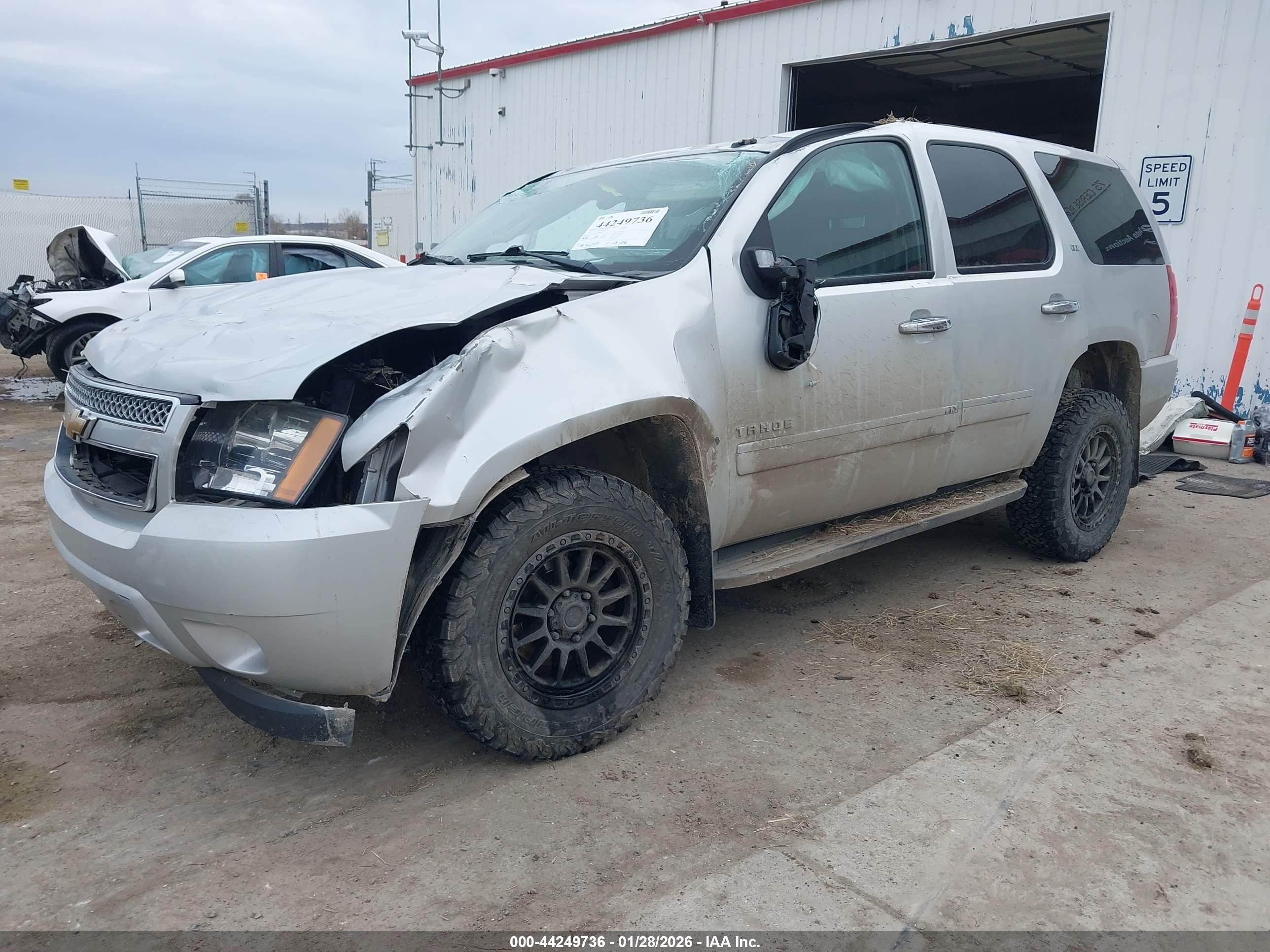 2011 Chevrolet Tahoe Ltz Silver vin: 1GNSKCE01BR244713