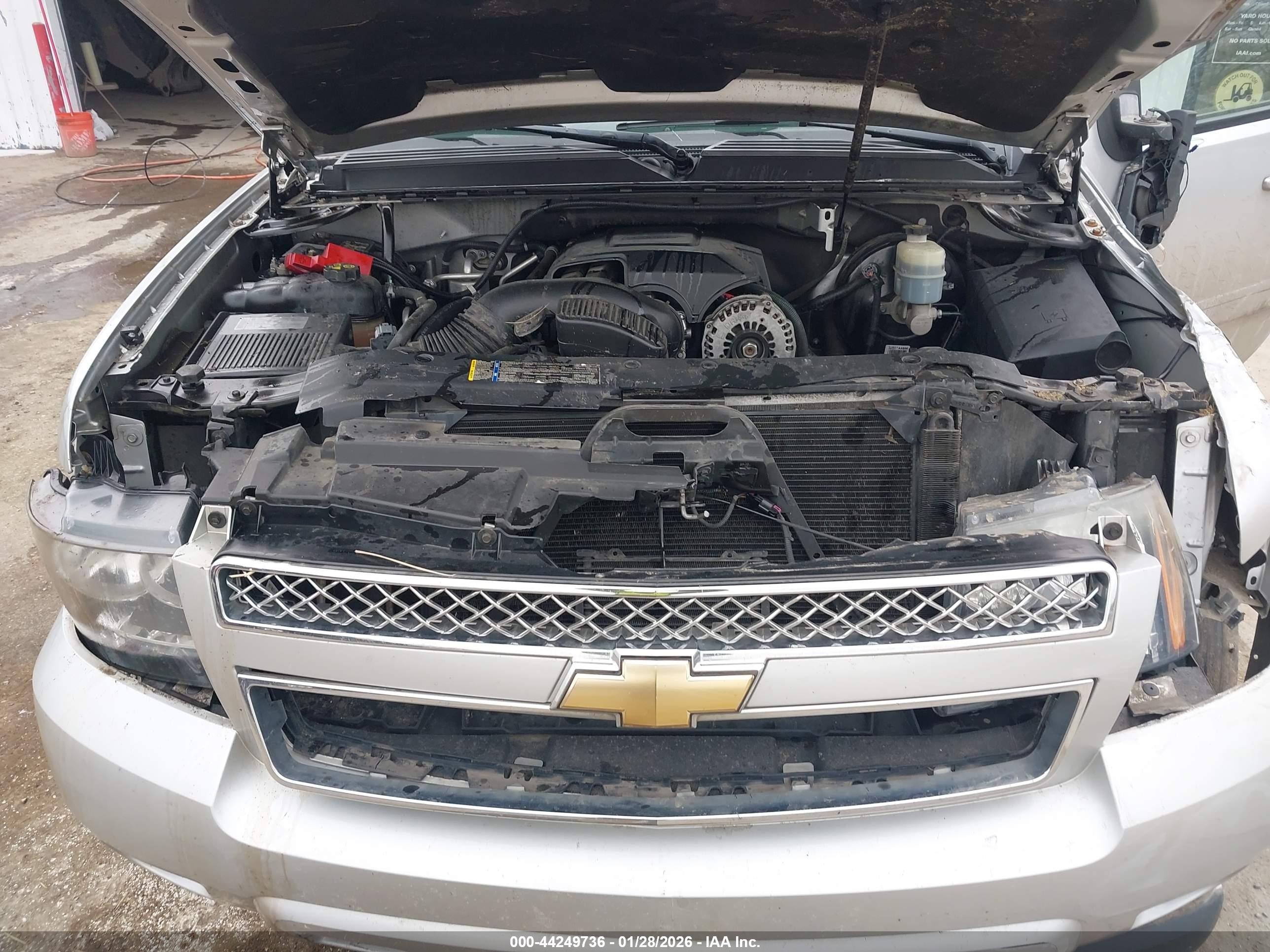 2011 Chevrolet Tahoe Ltz Silver vin: 1GNSKCE01BR244713