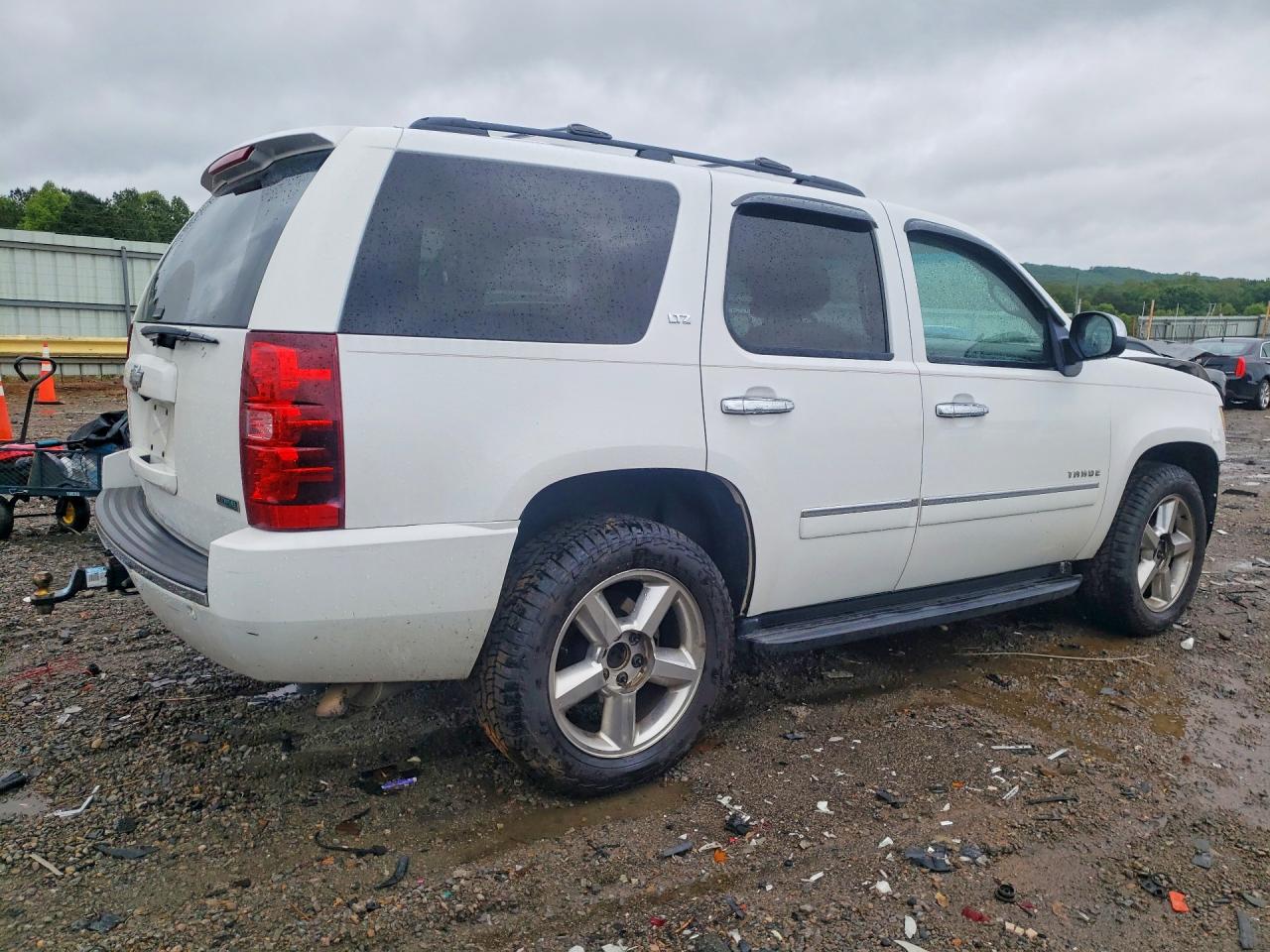 2011 Chevrolet Tahoe K1500 Ltz Белый vin: 1GNSKCE02BR262492