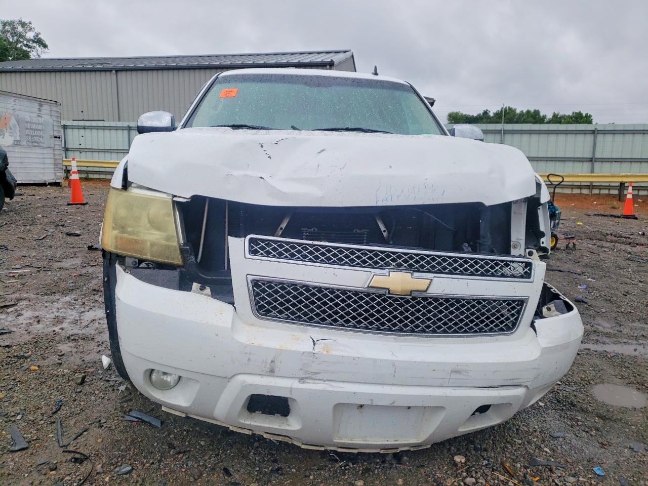 2011 Chevrolet Tahoe K1500 Ltz Белый vin: 1GNSKCE02BR262492