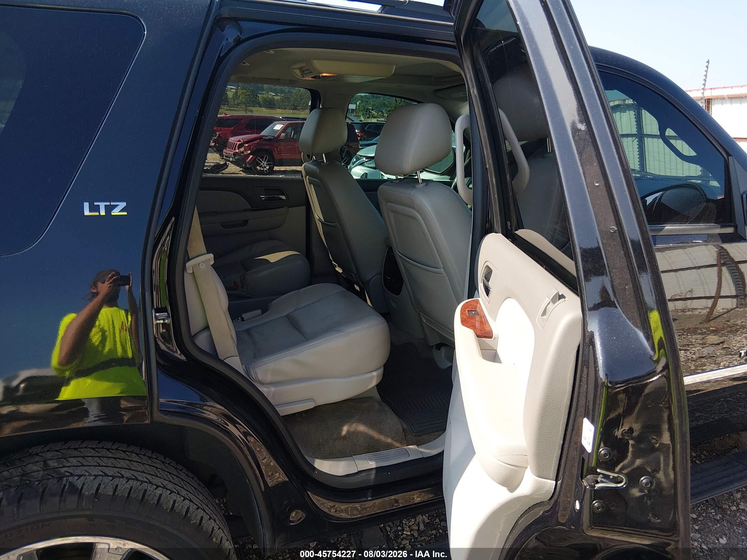 2013 Chevrolet Tahoe Ltz Black vin: 1GNSKCE02DR323567