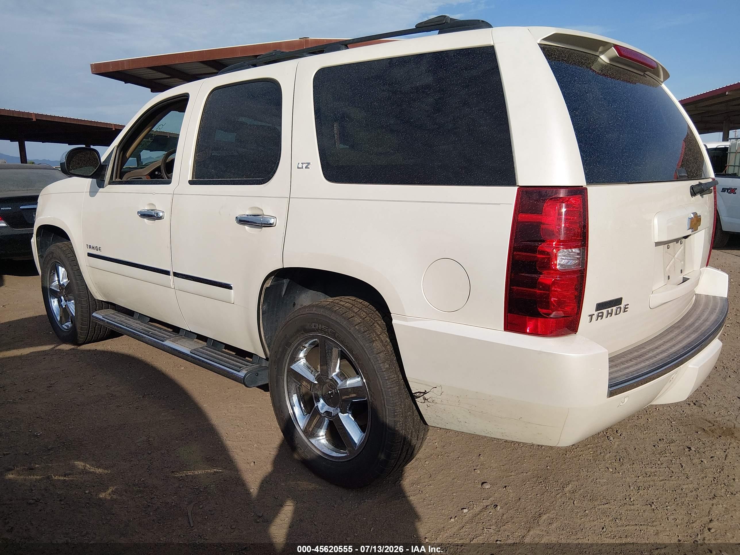 2013 Chevrolet Tahoe Ltz Cream vin: 1GNSKCE03DR216608