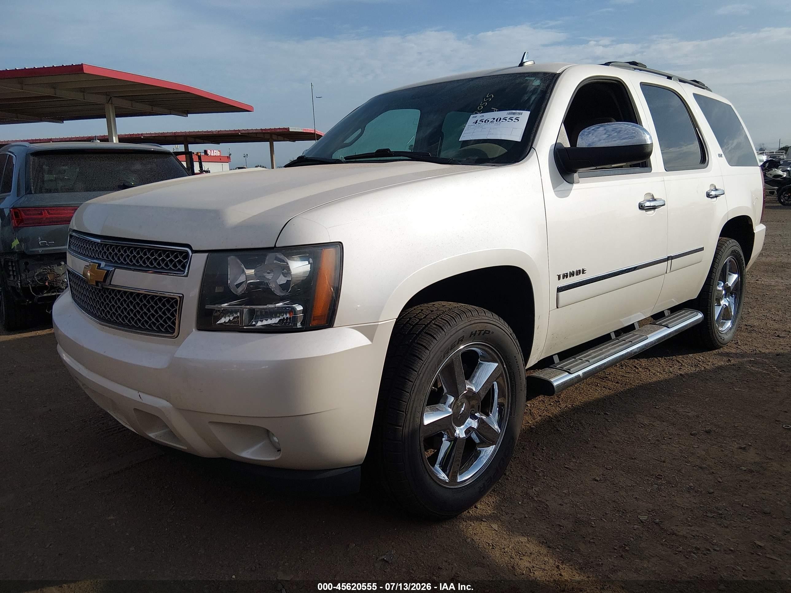 2013 Chevrolet Tahoe Ltz Cream vin: 1GNSKCE03DR216608