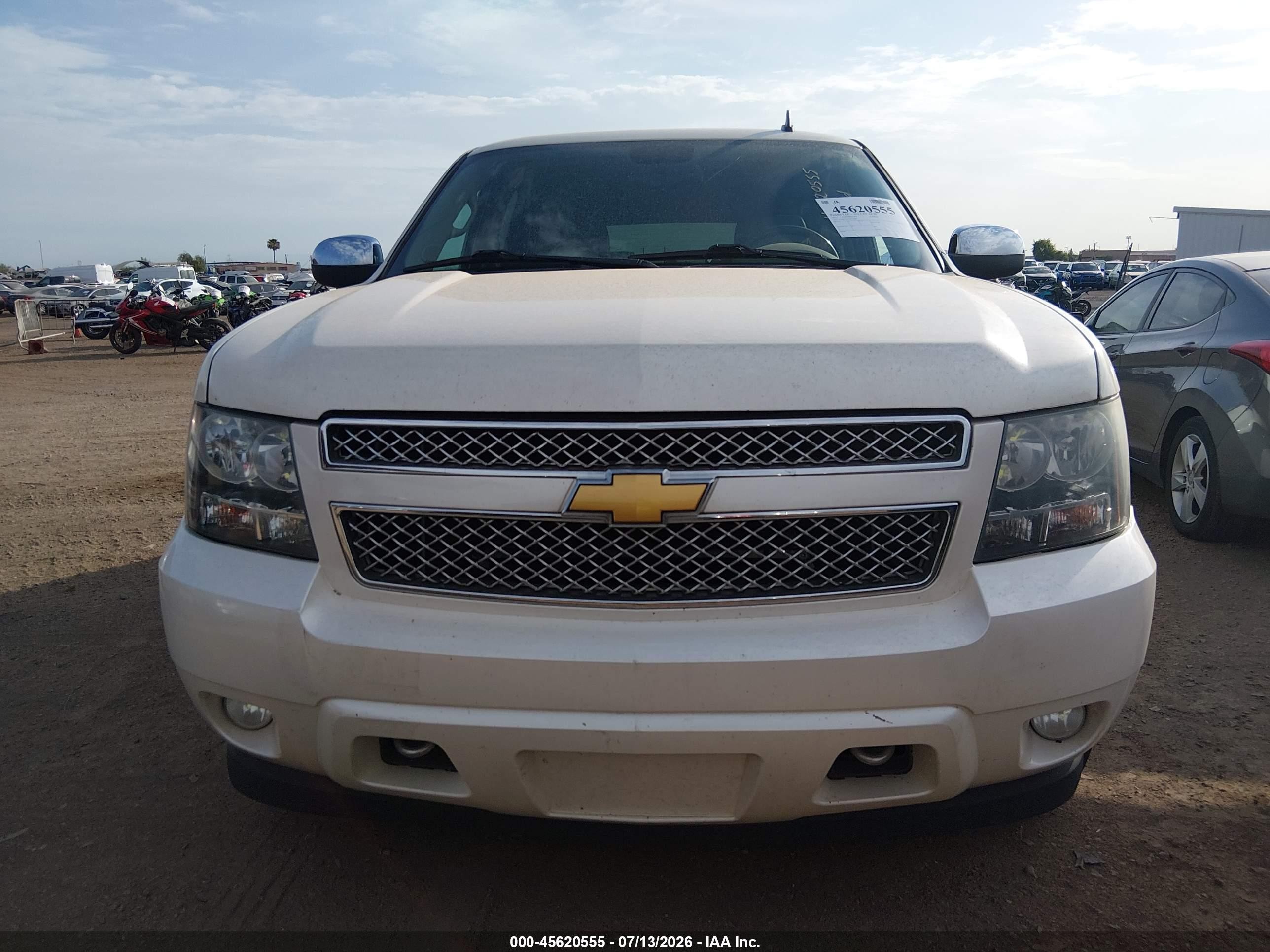 2013 Chevrolet Tahoe Ltz Cream vin: 1GNSKCE03DR216608