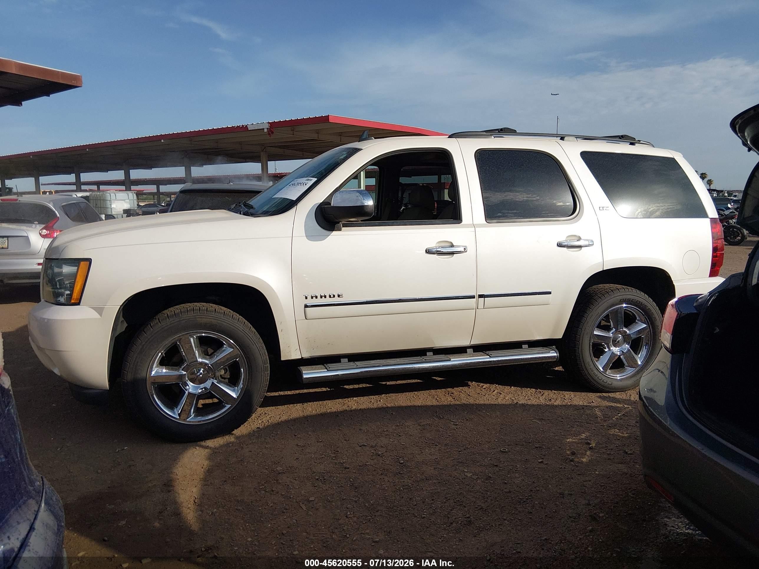 2013 Chevrolet Tahoe Ltz Cream vin: 1GNSKCE03DR216608