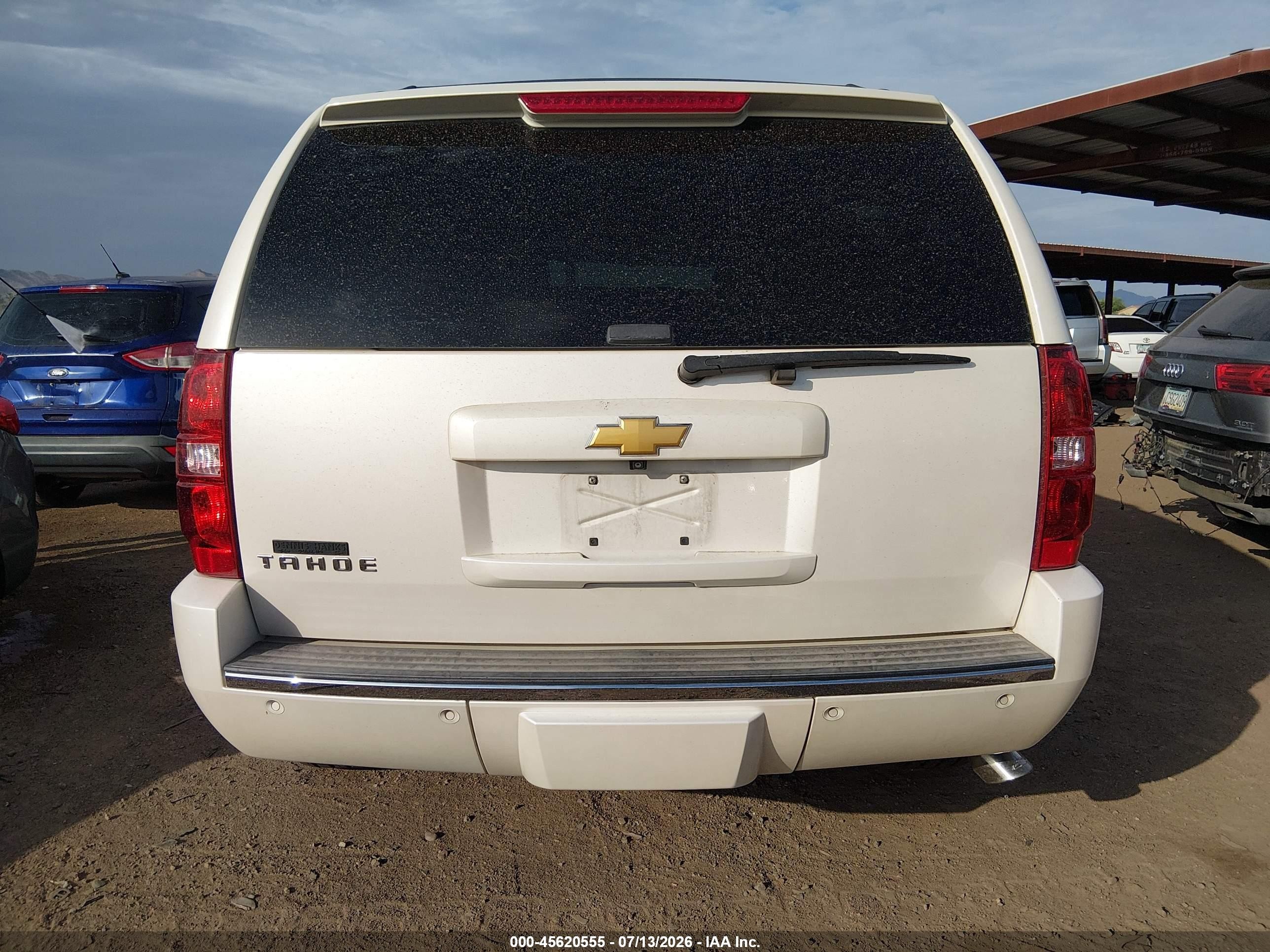 2013 Chevrolet Tahoe Ltz Cream vin: 1GNSKCE03DR216608