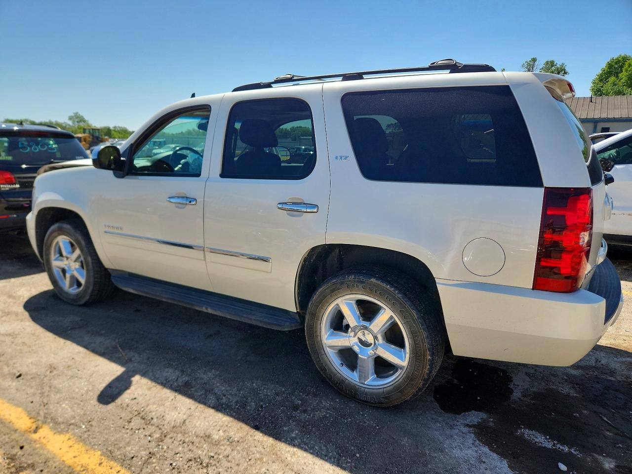 2013 Chevrolet Tahoe K1500 Ltz Белый vin: 1GNSKCE03DR368467