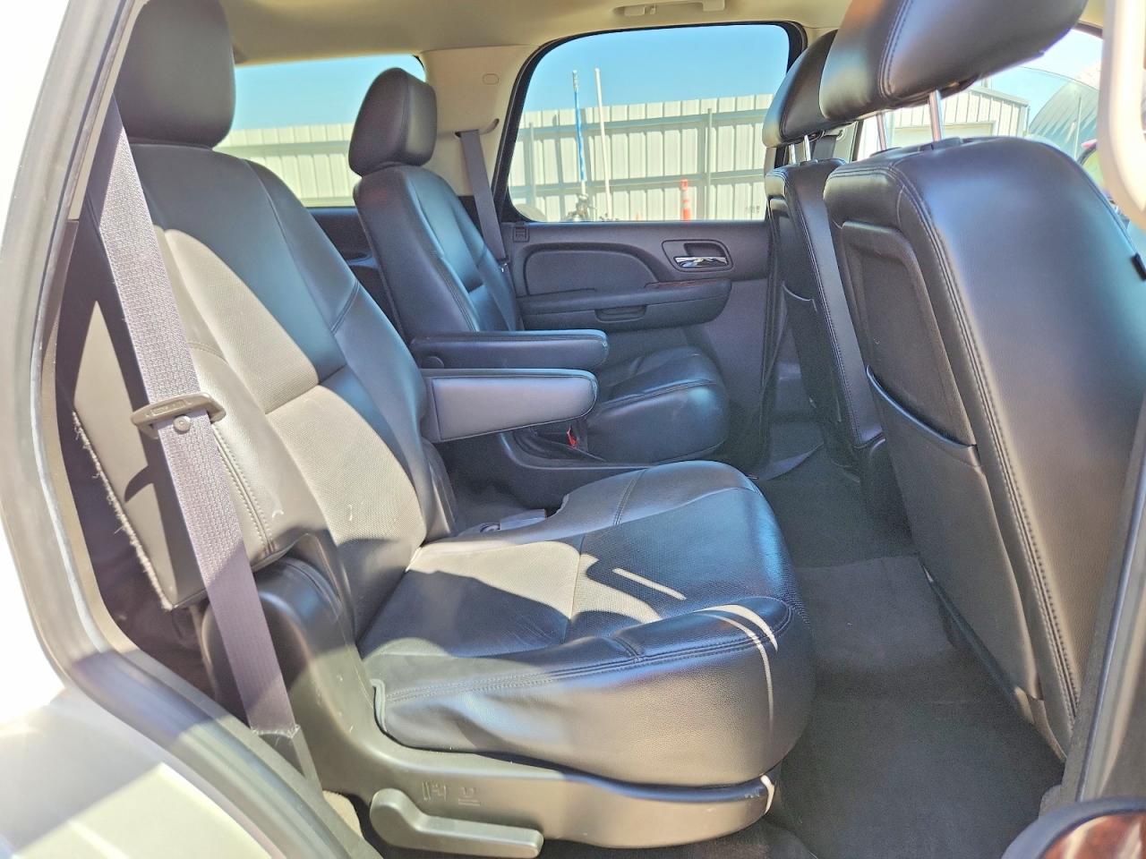 2013 Chevrolet Tahoe K1500 Ltz Белый vin: 1GNSKCE03DR368467